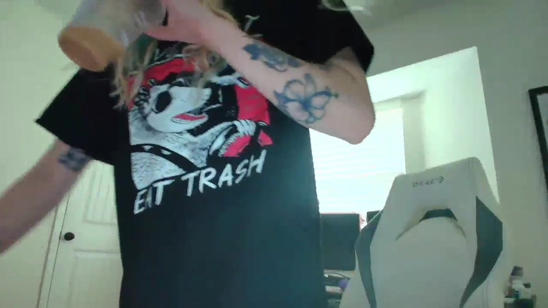 Gallery image thumbnail from DuckChan0's myfreecams stream on, 06/04/2025, 14:43 image 14 of 20