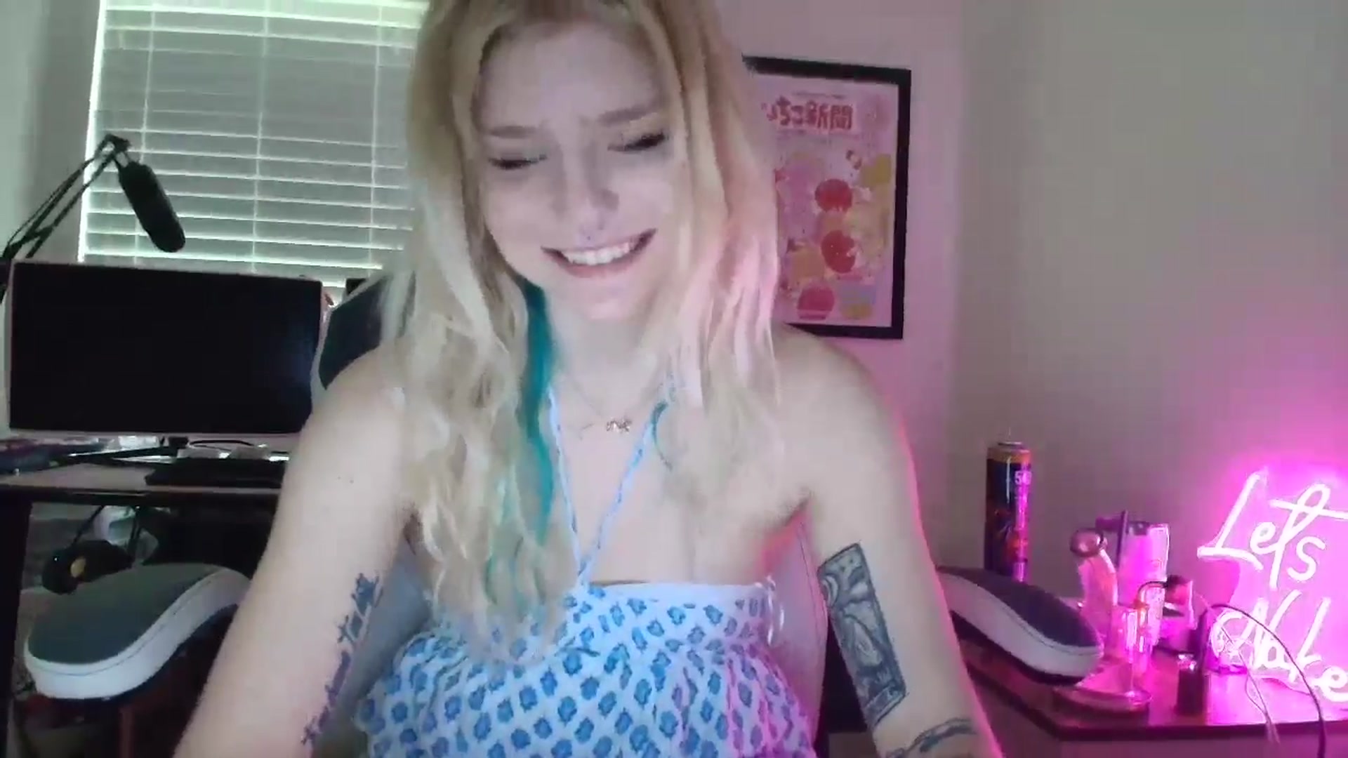 Gallery image thumbnail from DuckChan0's myfreecams stream on, 06/05/2025, 15:25 image 6 of 20