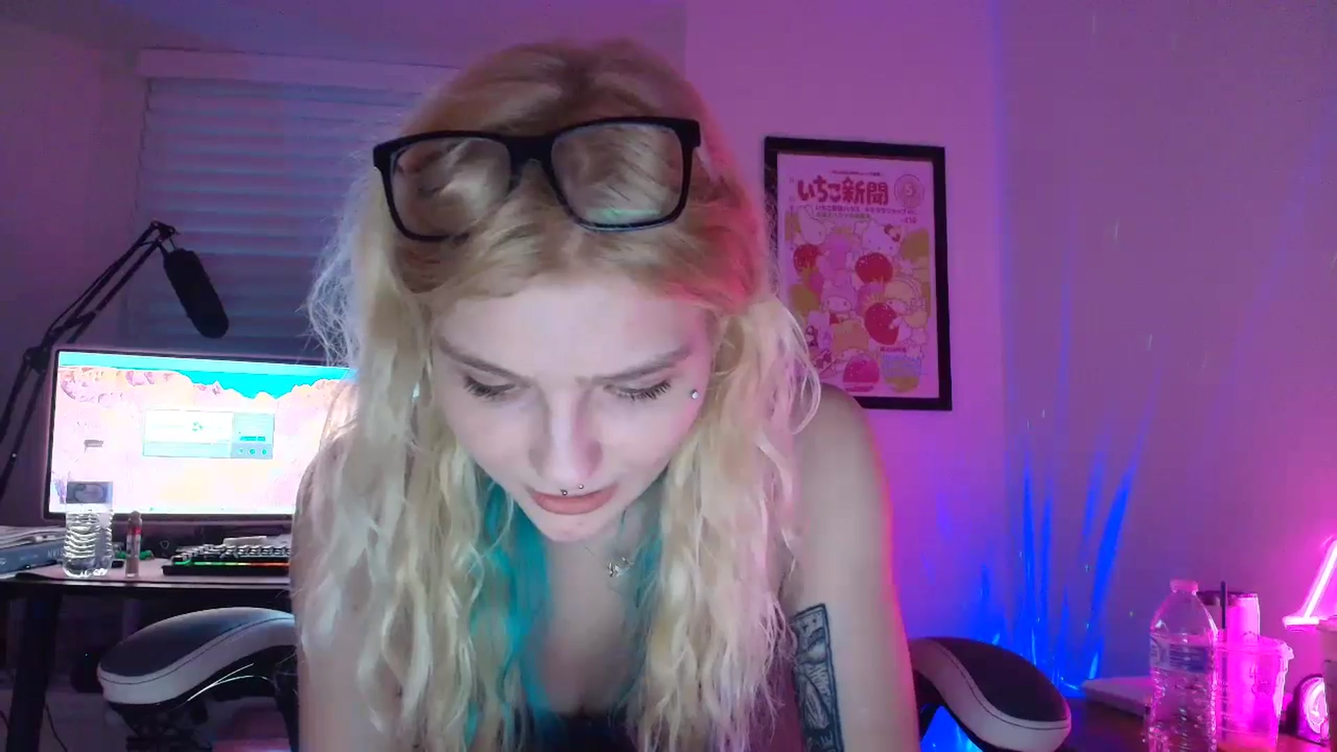 Gallery image thumbnail from DuckChan0's myfreecams stream on, 06/06/2025, 24:47 image 10 of 20