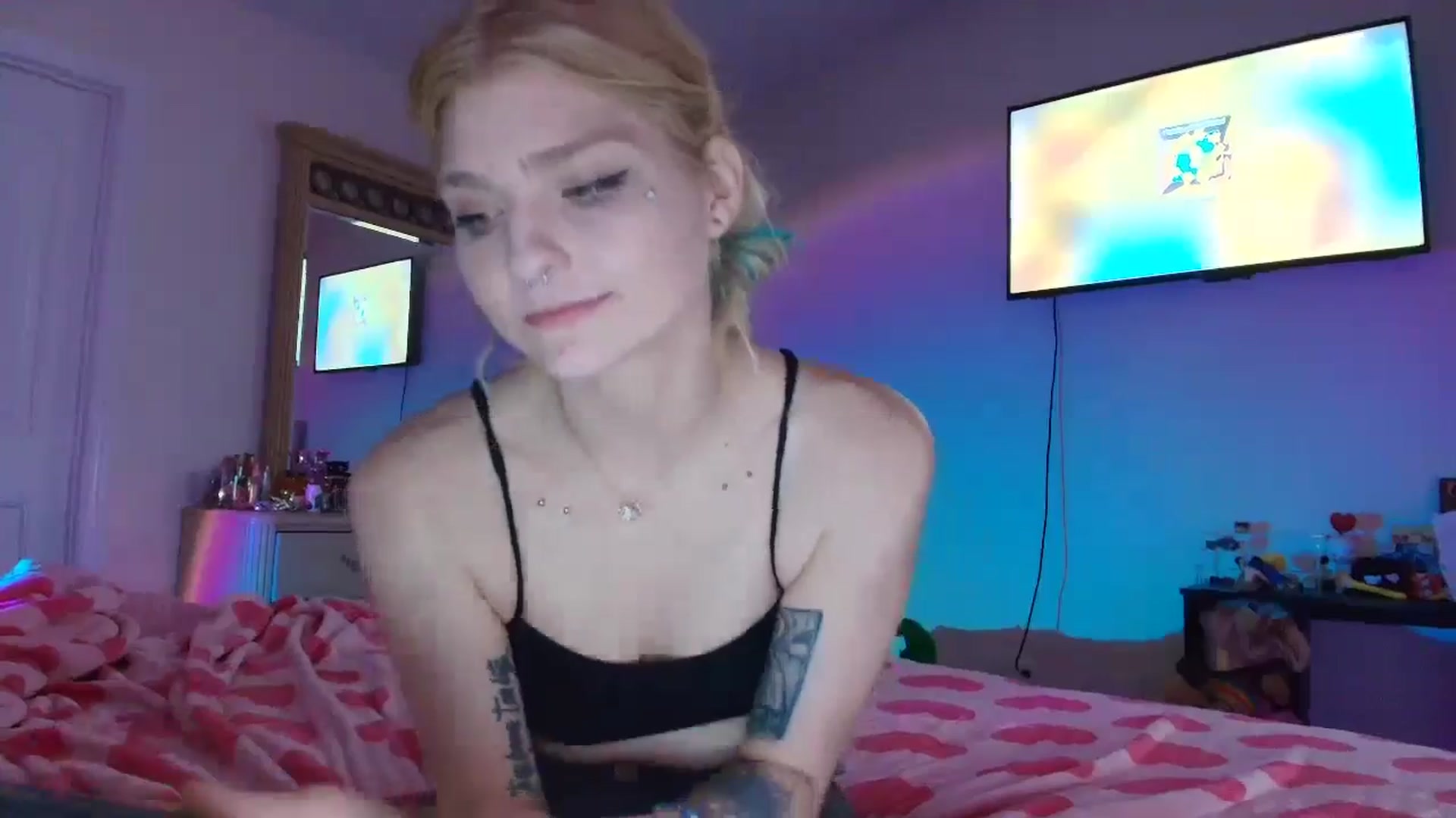 Gallery image thumbnail from DuckChan0's myfreecams stream on, 06/07/2025, 01:19 image 17 of 20