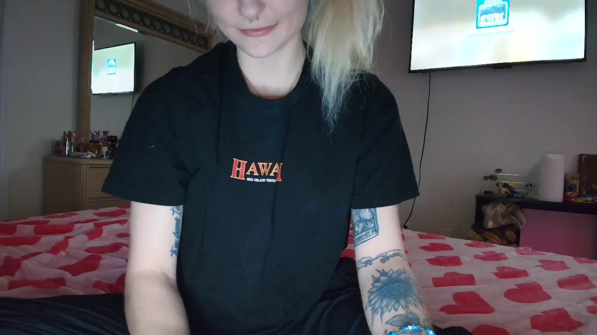 Gallery image thumbnail from DuckChan0's myfreecams stream on, 06/07/2025, 23:05 image 8 of 20