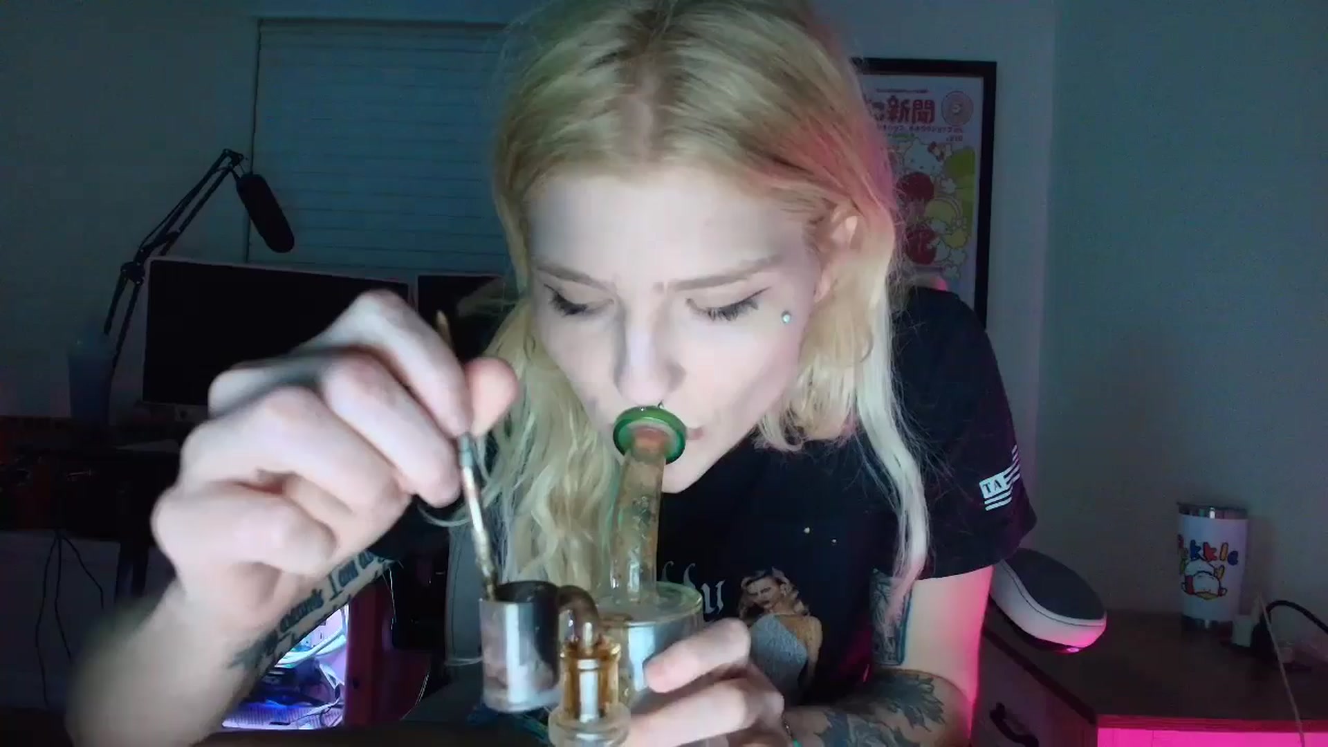 Gallery image thumbnail from DuckChan0's myfreecams stream on, 06/09/2025, 02:25 image 2 of 20