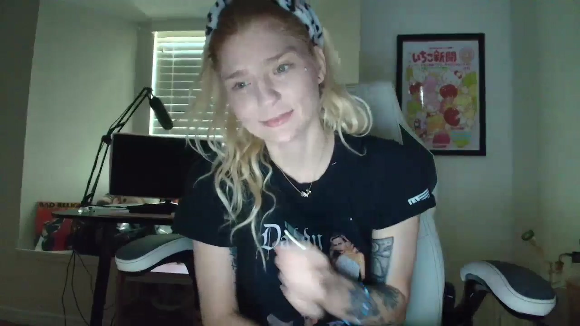 Gallery image thumbnail from DuckChan0's myfreecams stream on, 06/09/2025, 13:15 image 3 of 20