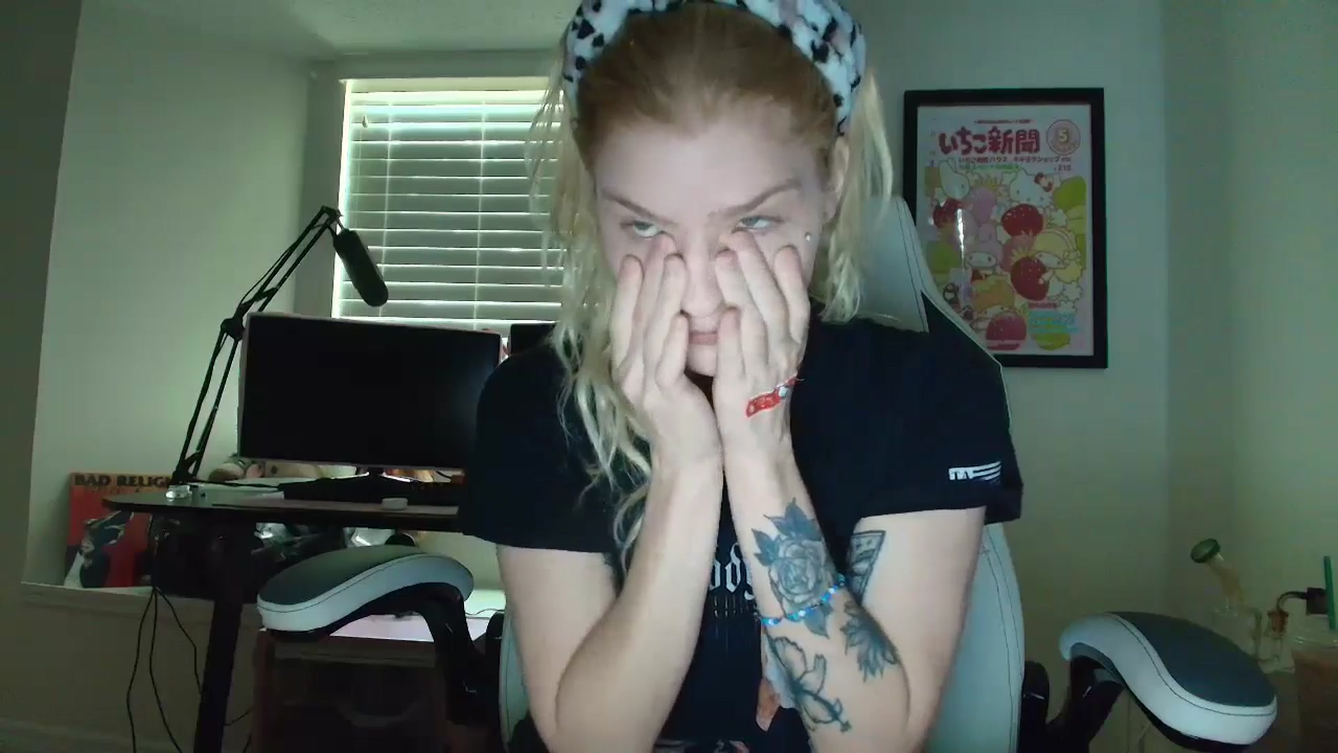 Gallery image thumbnail from DuckChan0's myfreecams stream on, 06/09/2025, 13:15 image 2 of 20