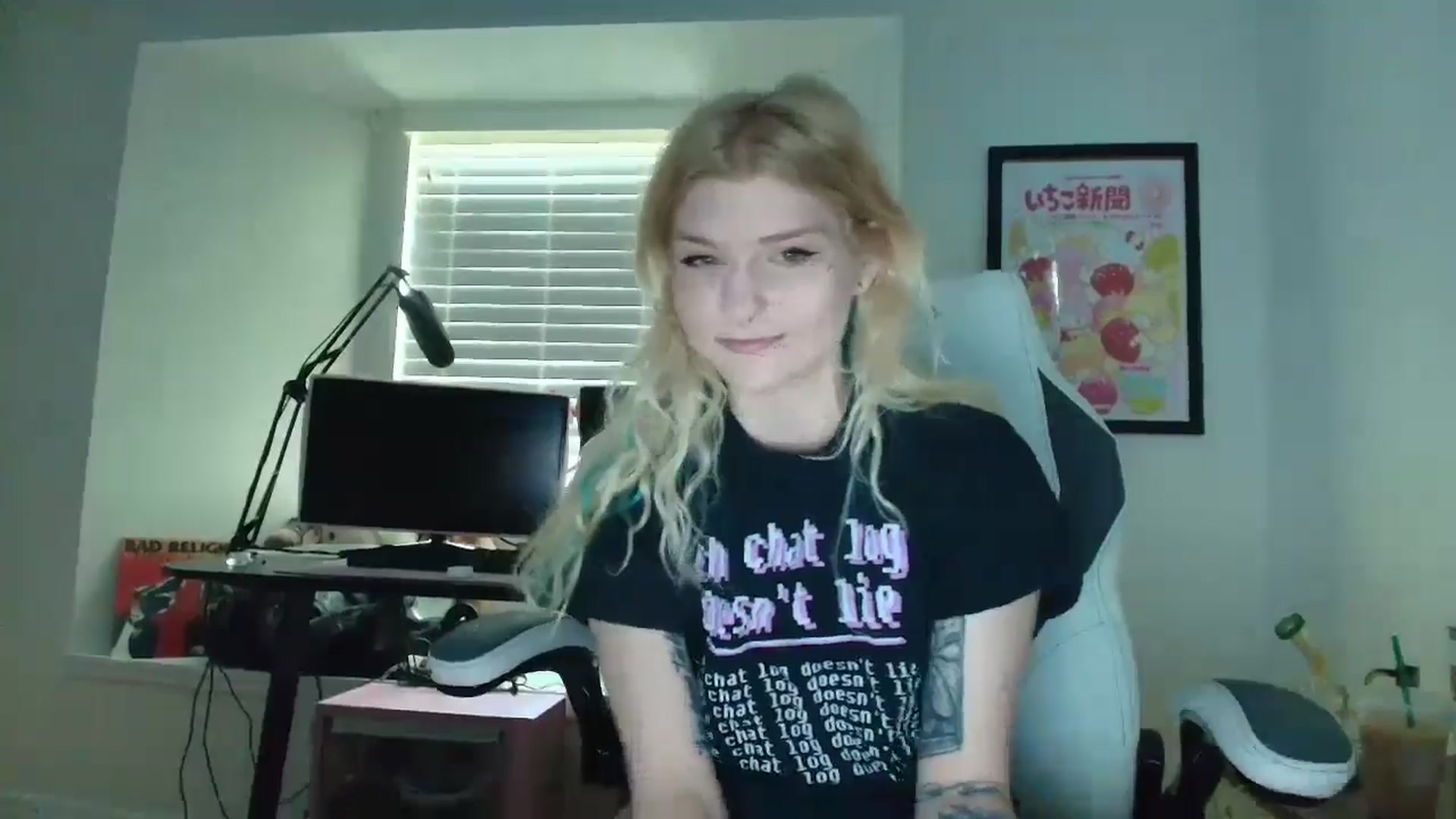 Gallery image thumbnail from DuckChan0's myfreecams stream on, 06/09/2025, 13:15 image 17 of 20