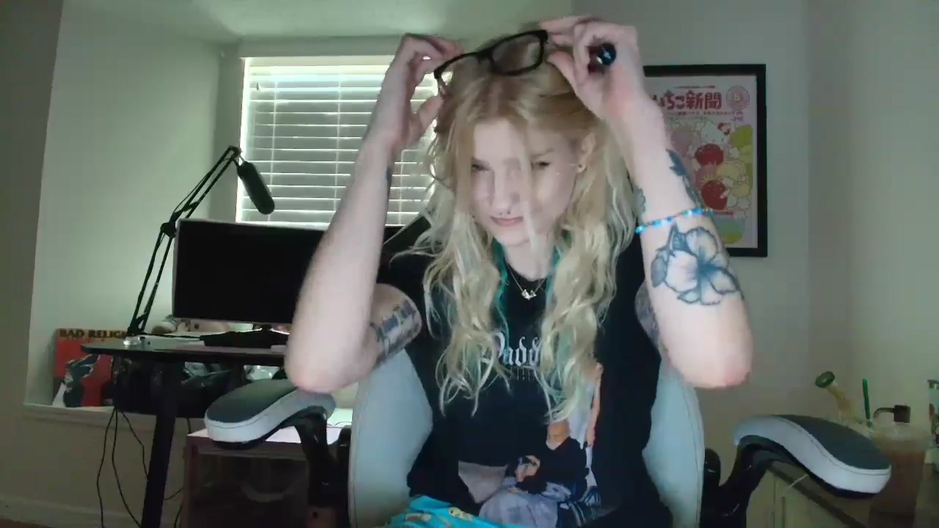 Gallery image thumbnail from DuckChan0's myfreecams stream on, 06/09/2025, 13:15 image 12 of 20