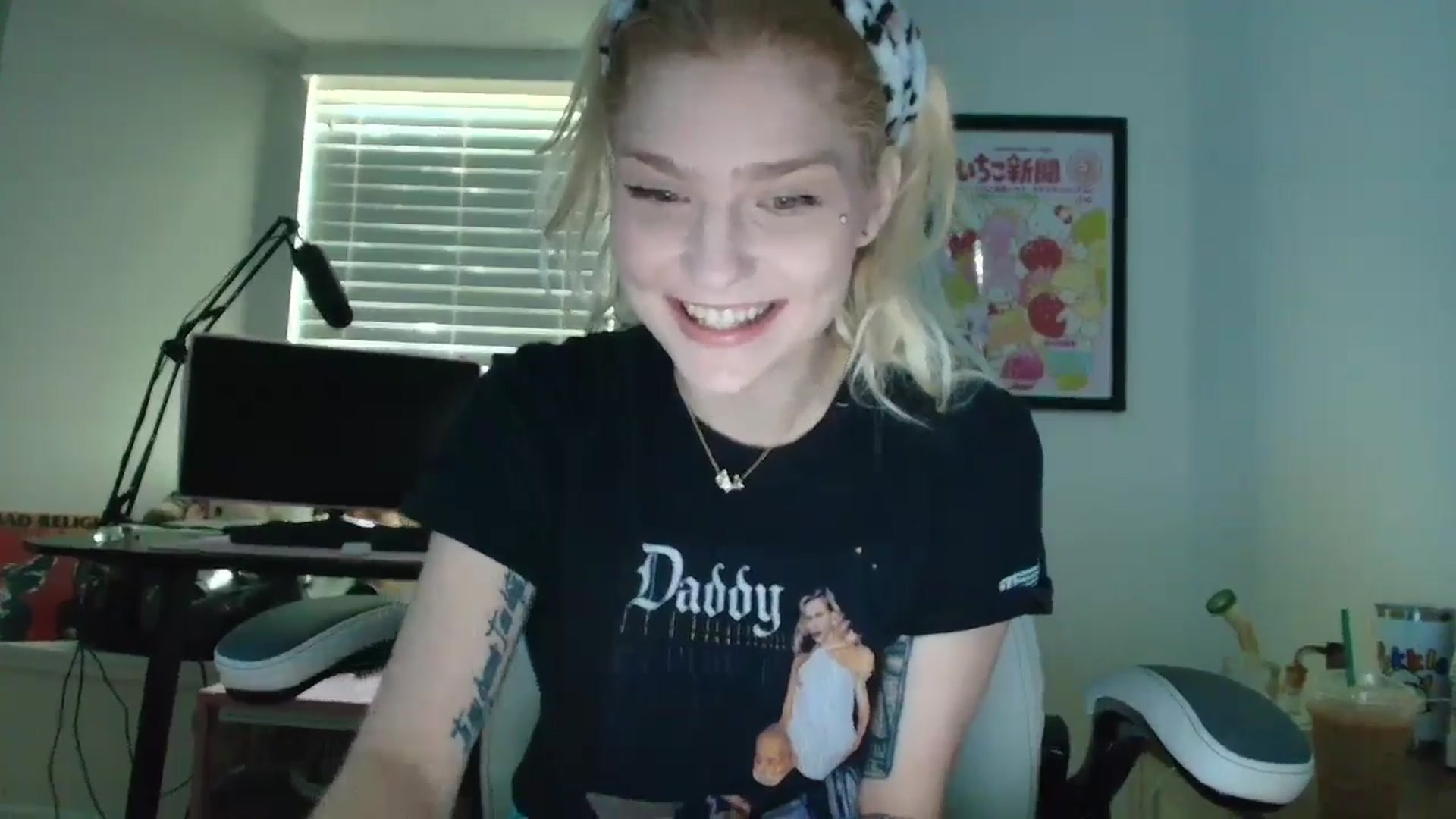 Gallery image thumbnail from DuckChan0's myfreecams stream on, 06/09/2025, 13:15 image 6 of 20