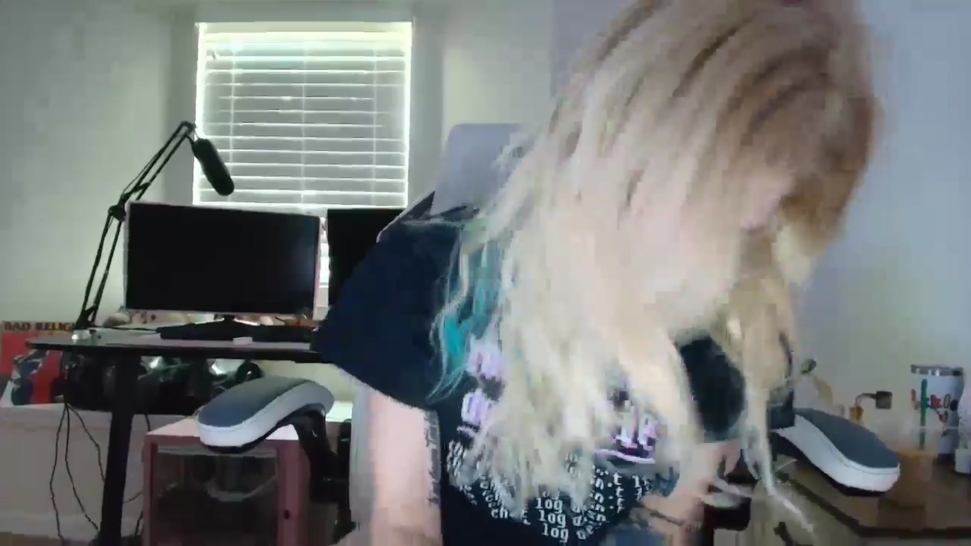 Gallery image thumbnail from DuckChan0's myfreecams stream on, 06/09/2025, 13:15 image 19 of 20