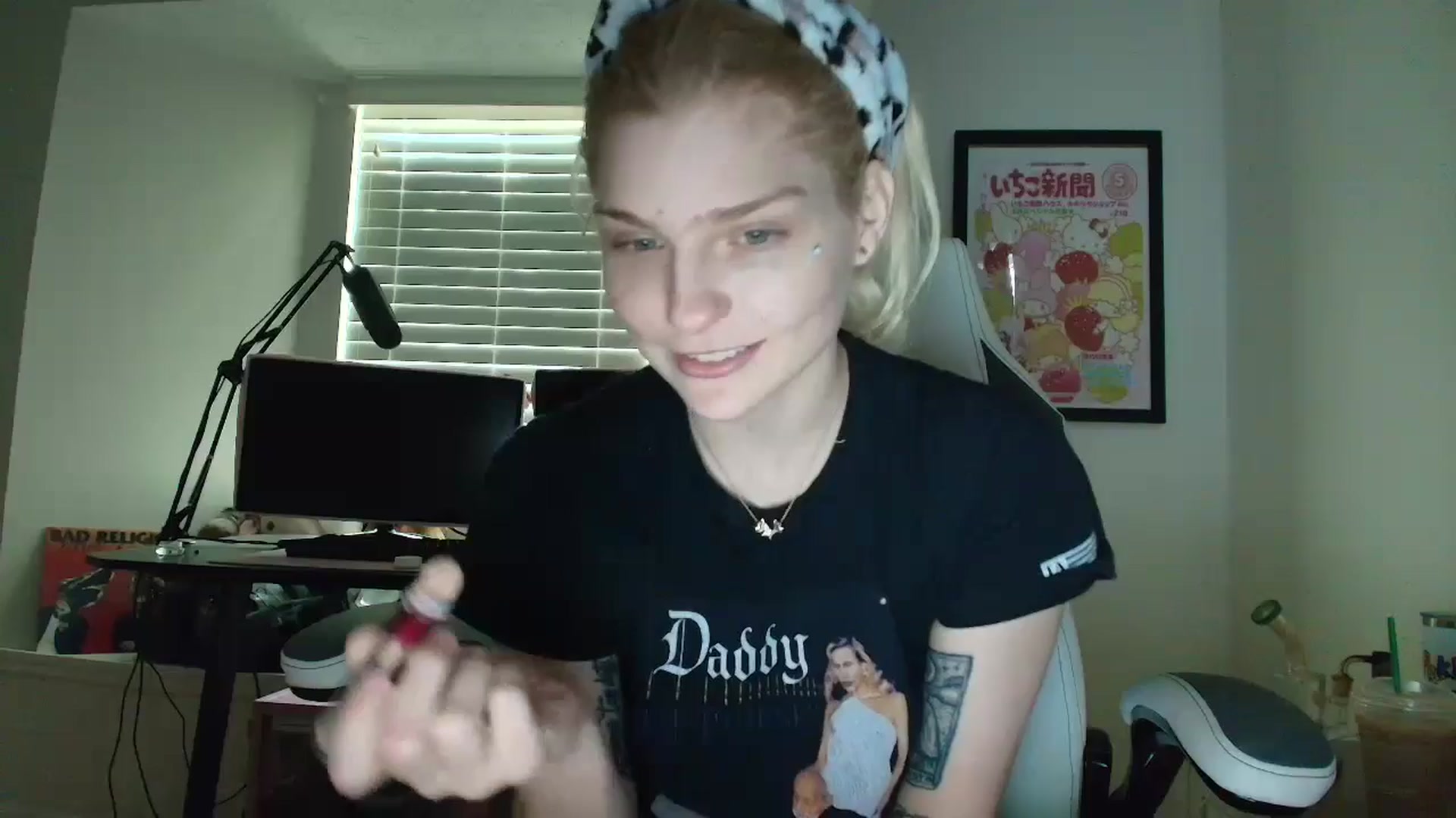 Gallery image thumbnail from DuckChan0's myfreecams stream on, 06/09/2025, 13:15 image 1 of 20