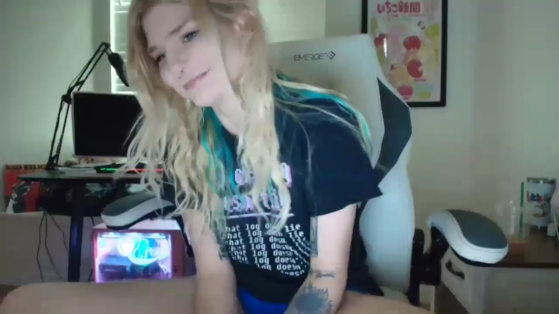 Gallery image thumbnail from DuckChan0's myfreecams stream on, 06/09/2025, 14:49 image 10 of 20