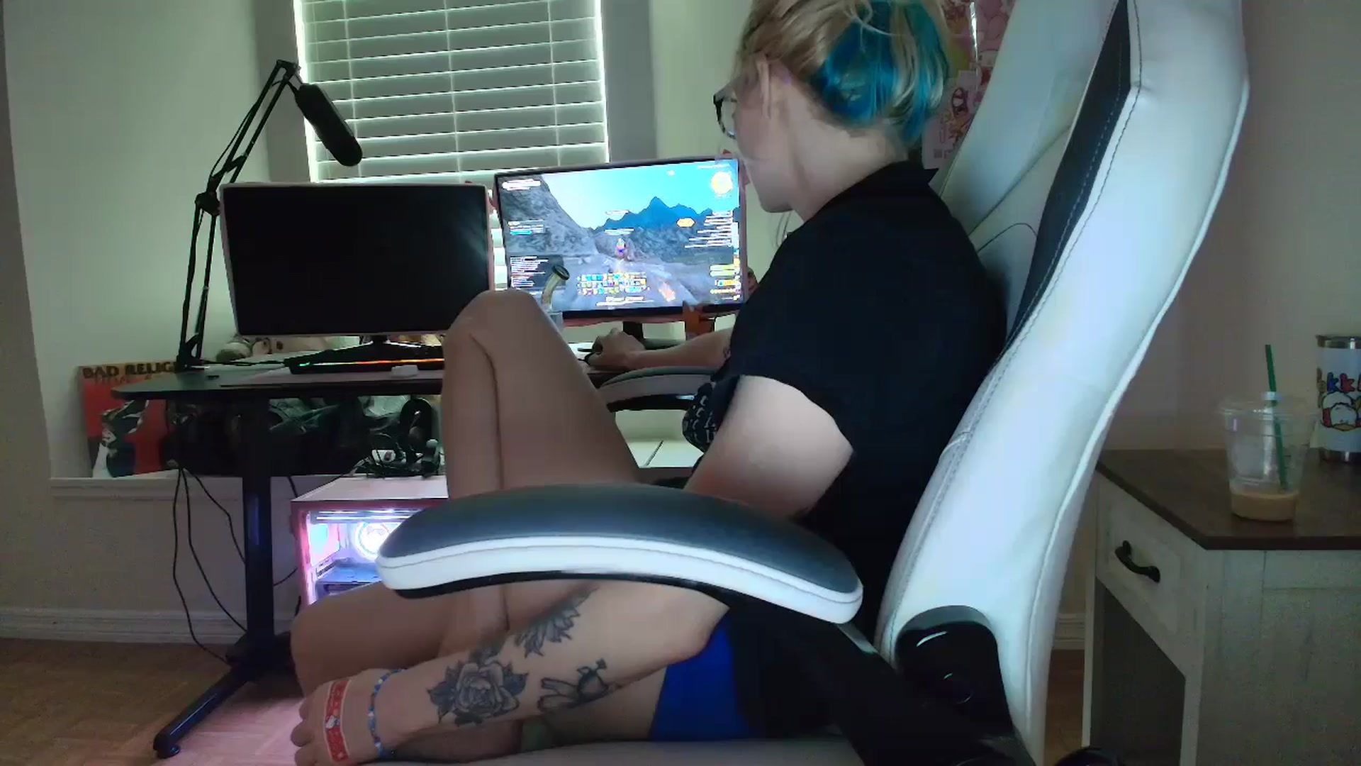 Gallery image thumbnail from DuckChan0's myfreecams stream on, 06/09/2025, 14:49 image 15 of 20