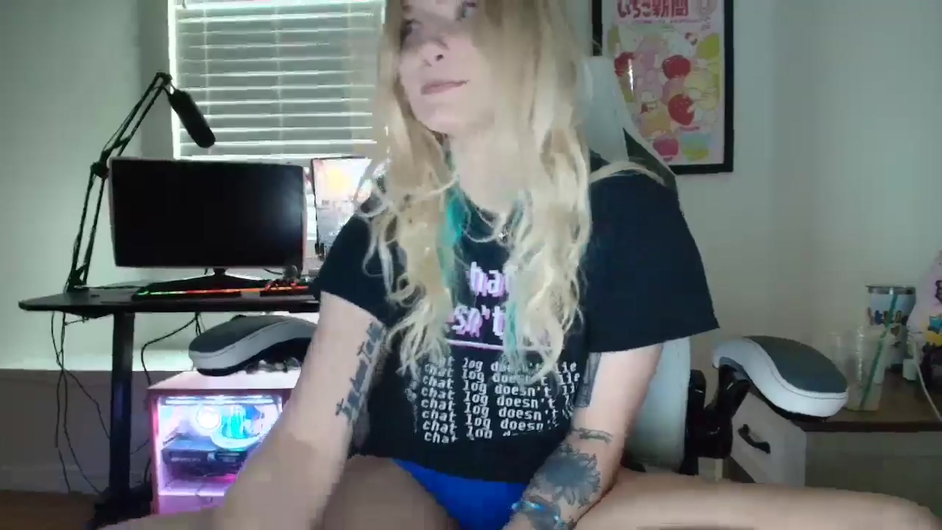 Gallery image thumbnail from DuckChan0's myfreecams stream on, 06/09/2025, 15:44 image 8 of 20