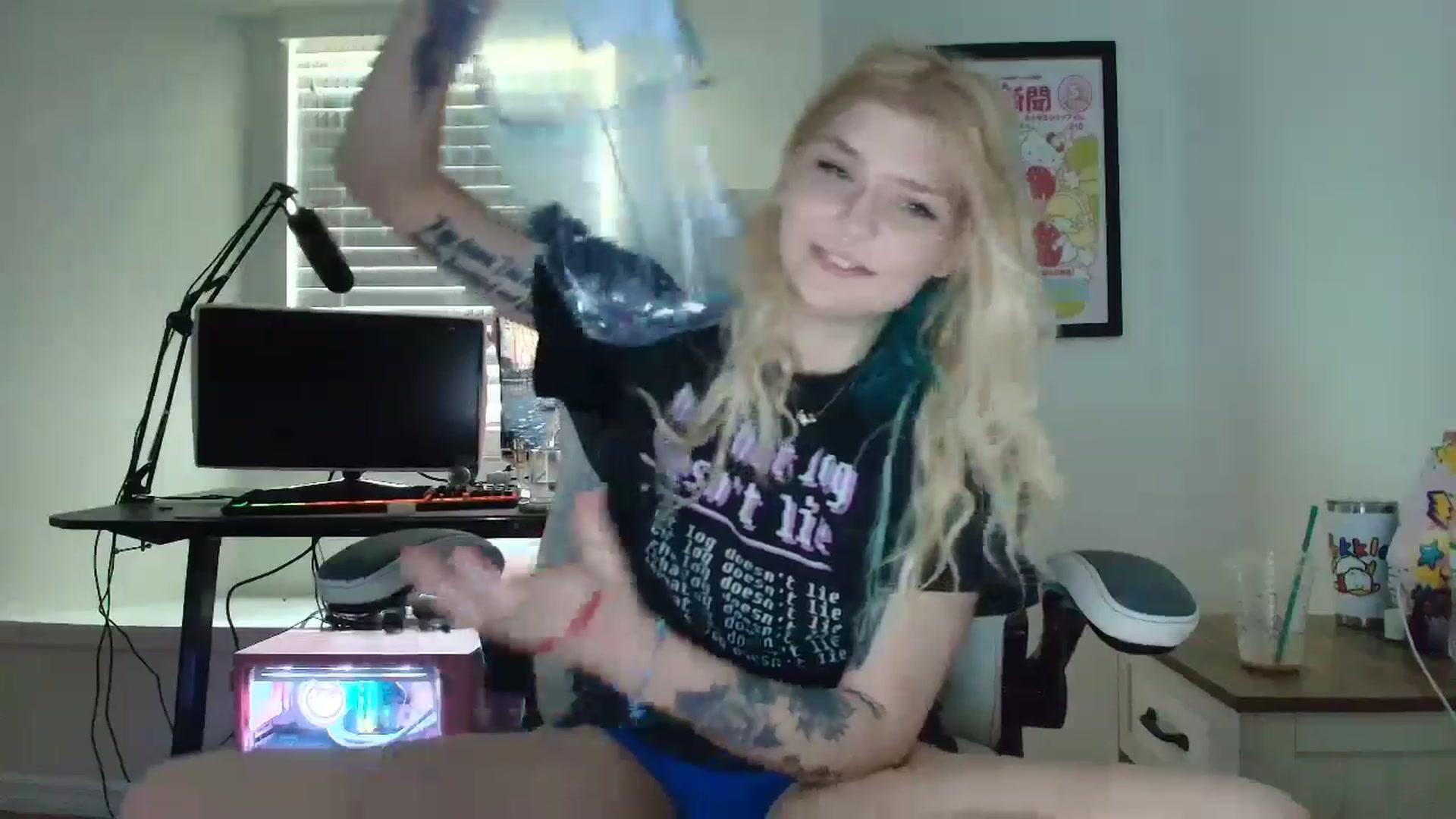 Gallery image thumbnail from DuckChan0's myfreecams stream on, 06/09/2025, 15:44 image 4 of 20