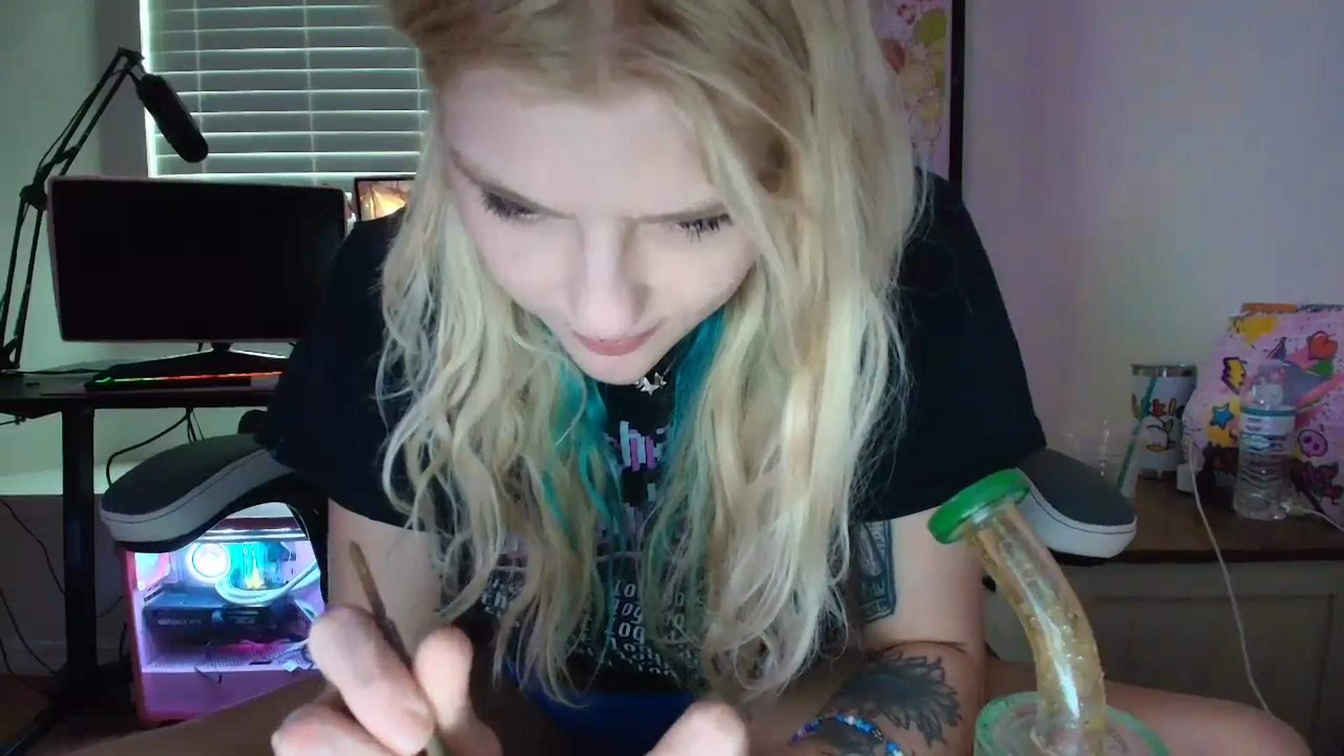 Gallery image thumbnail from DuckChan0's myfreecams stream on, 06/09/2025, 15:44 image 19 of 20