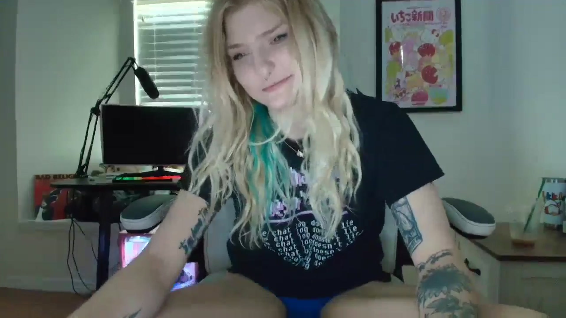 Gallery image thumbnail from DuckChan0's myfreecams stream on, 06/09/2025, 15:44 image 3 of 20