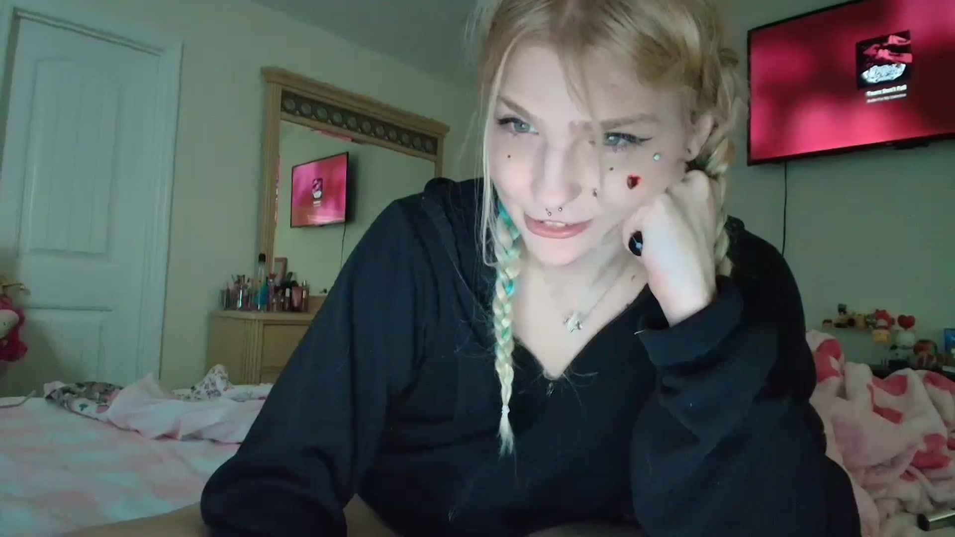 Gallery image thumbnail from DuckChan0's myfreecams stream on, 06/10/2025, 14:51 image 20 of 20