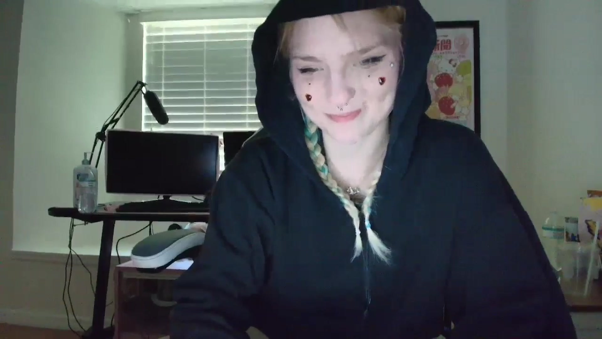 Gallery image thumbnail from DuckChan0's myfreecams stream on, 06/10/2025, 15:12 image 2 of 20
