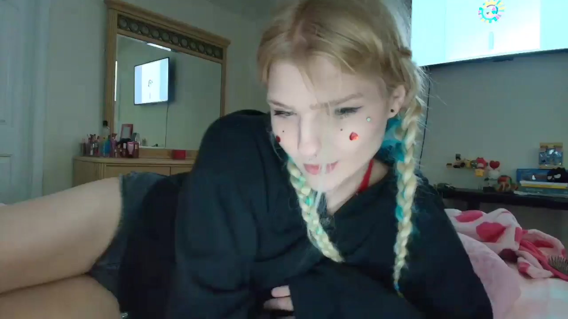 Gallery image thumbnail from DuckChan0's myfreecams stream on, 06/10/2025, 16:23 image 15 of 20
