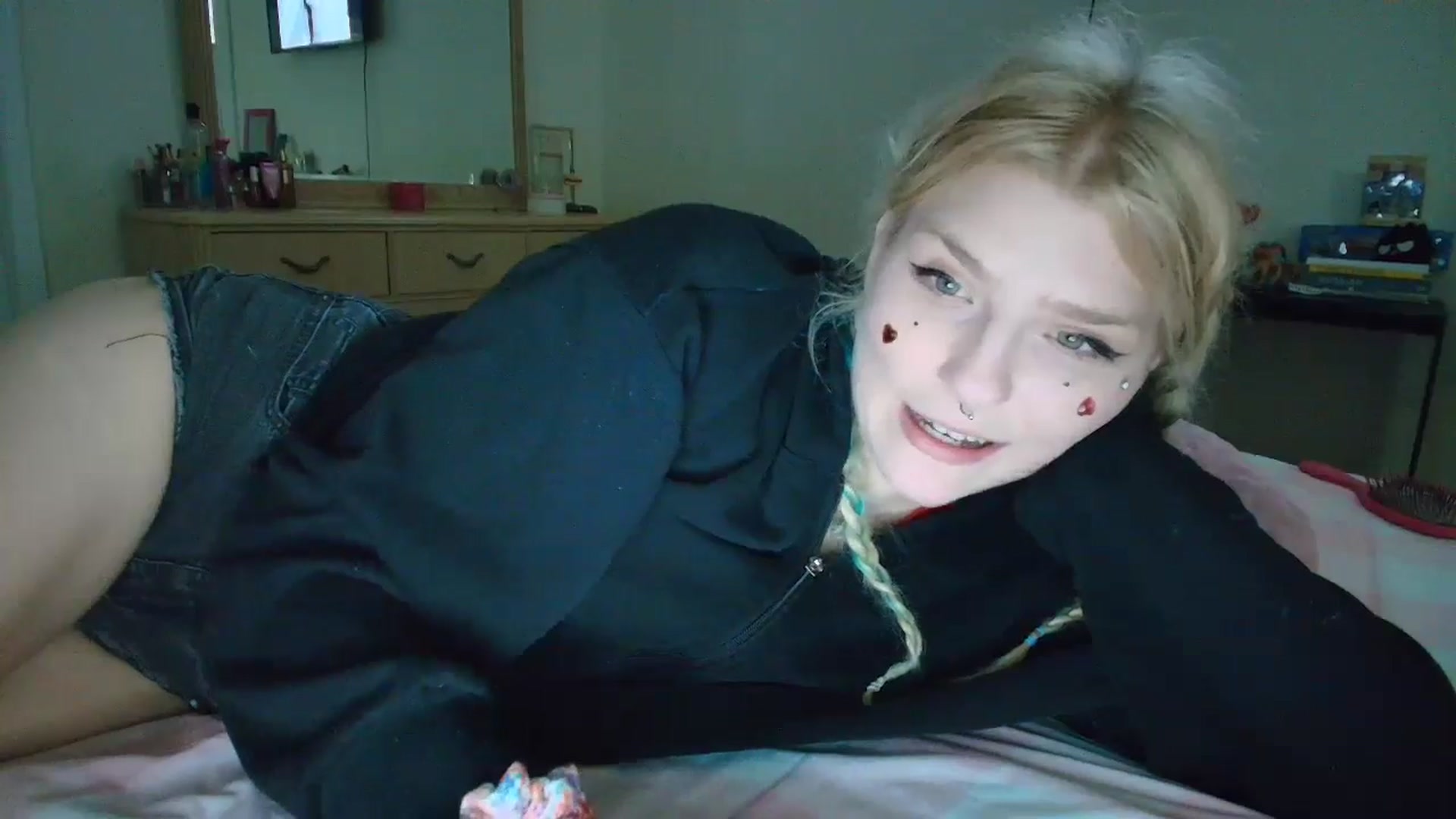 Gallery image thumbnail from DuckChan0's myfreecams stream on, 06/10/2025, 16:23 image 20 of 20