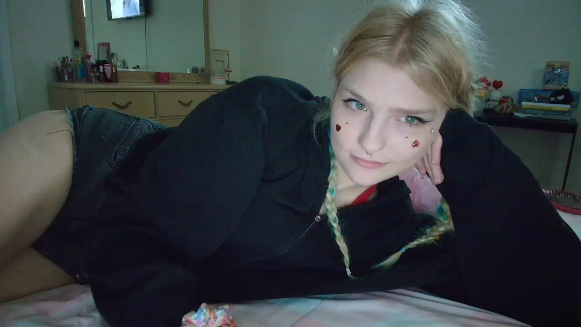 Gallery image thumbnail from DuckChan0's myfreecams stream on, 06/10/2025, 16:23 image 19 of 20
