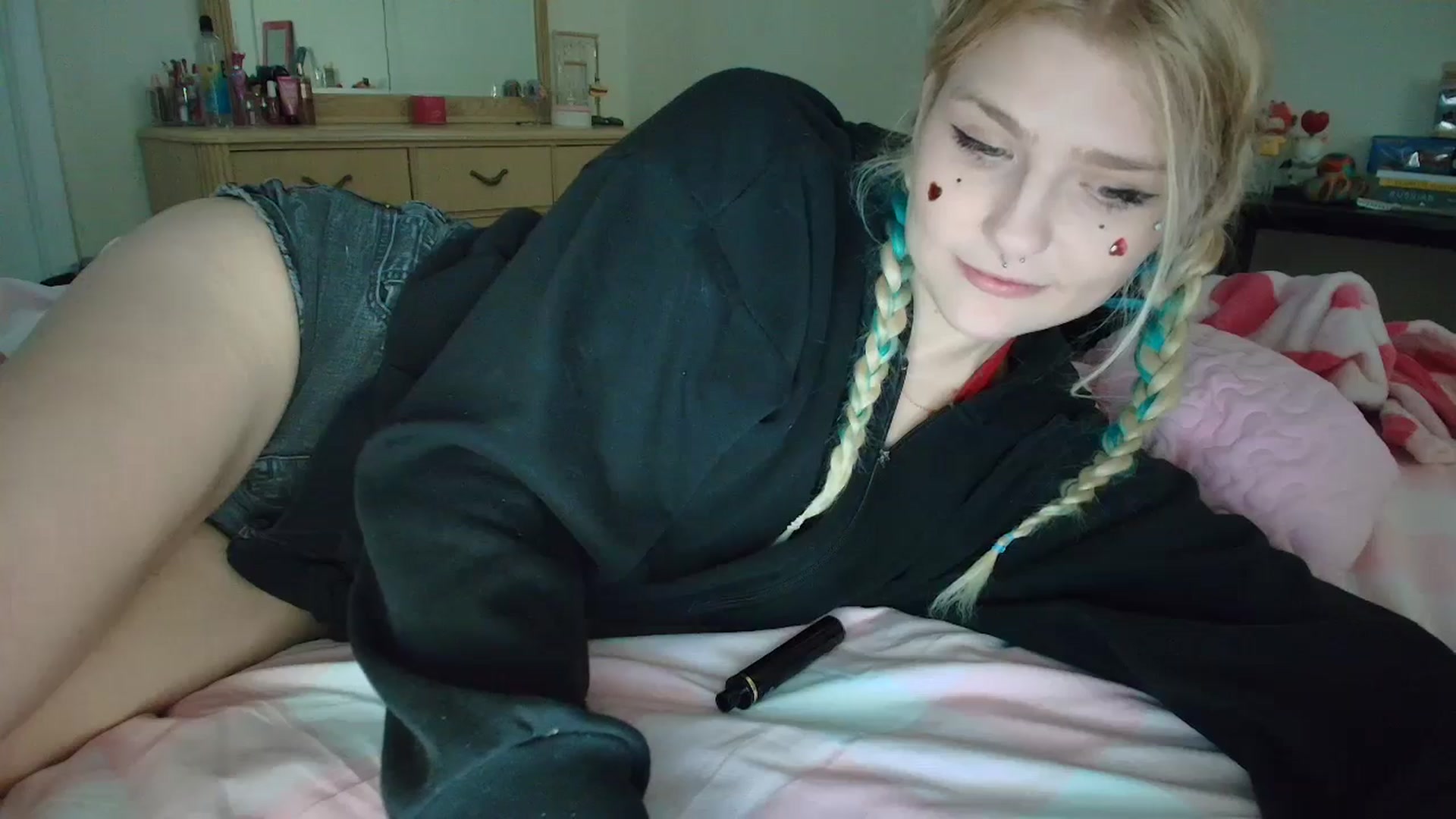 Gallery image thumbnail from DuckChan0's myfreecams stream on, 06/10/2025, 16:23 image 12 of 20