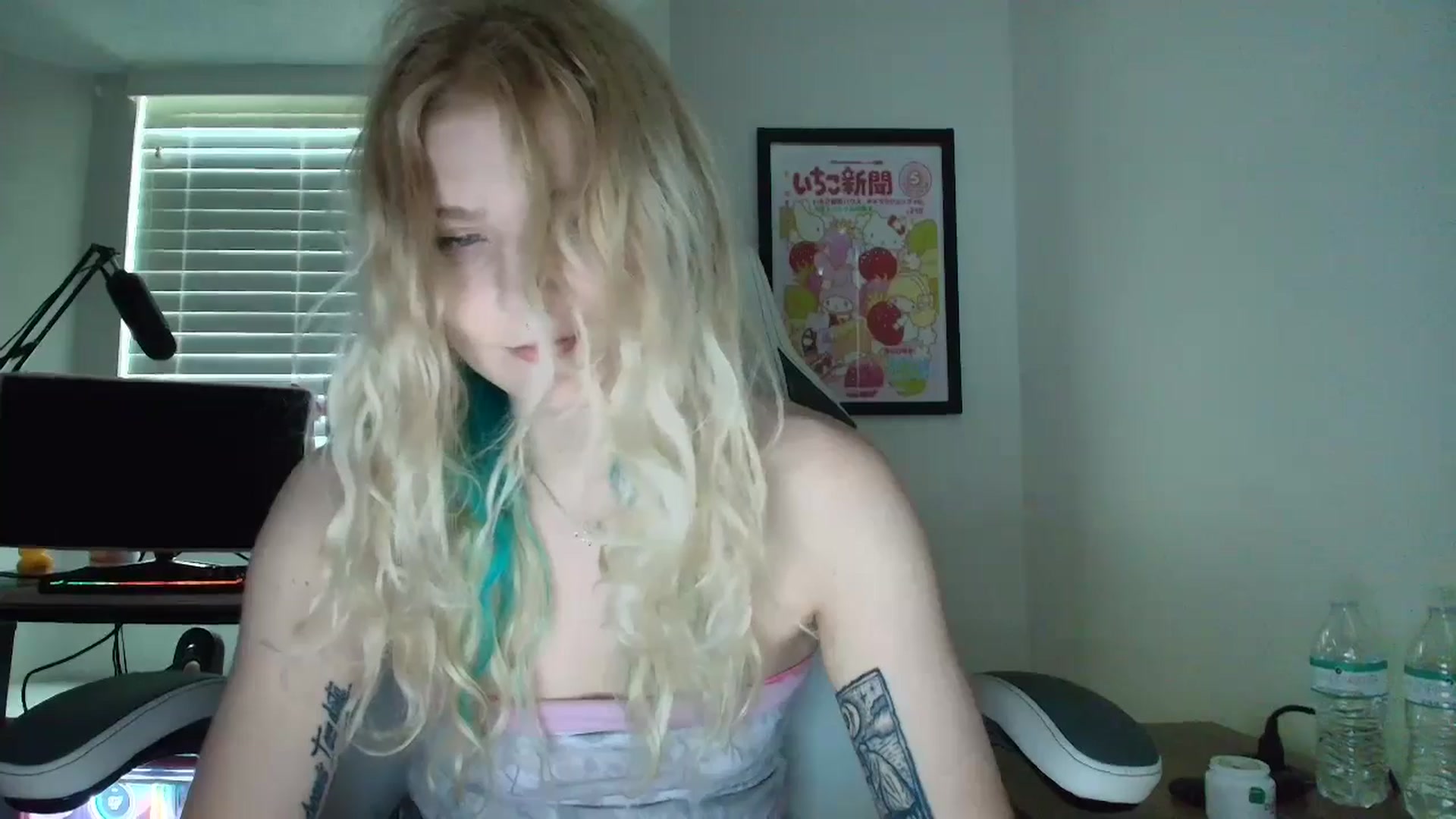 Gallery image thumbnail from DuckChan0's myfreecams stream on, 06/11/2025, 15:50 image 18 of 20