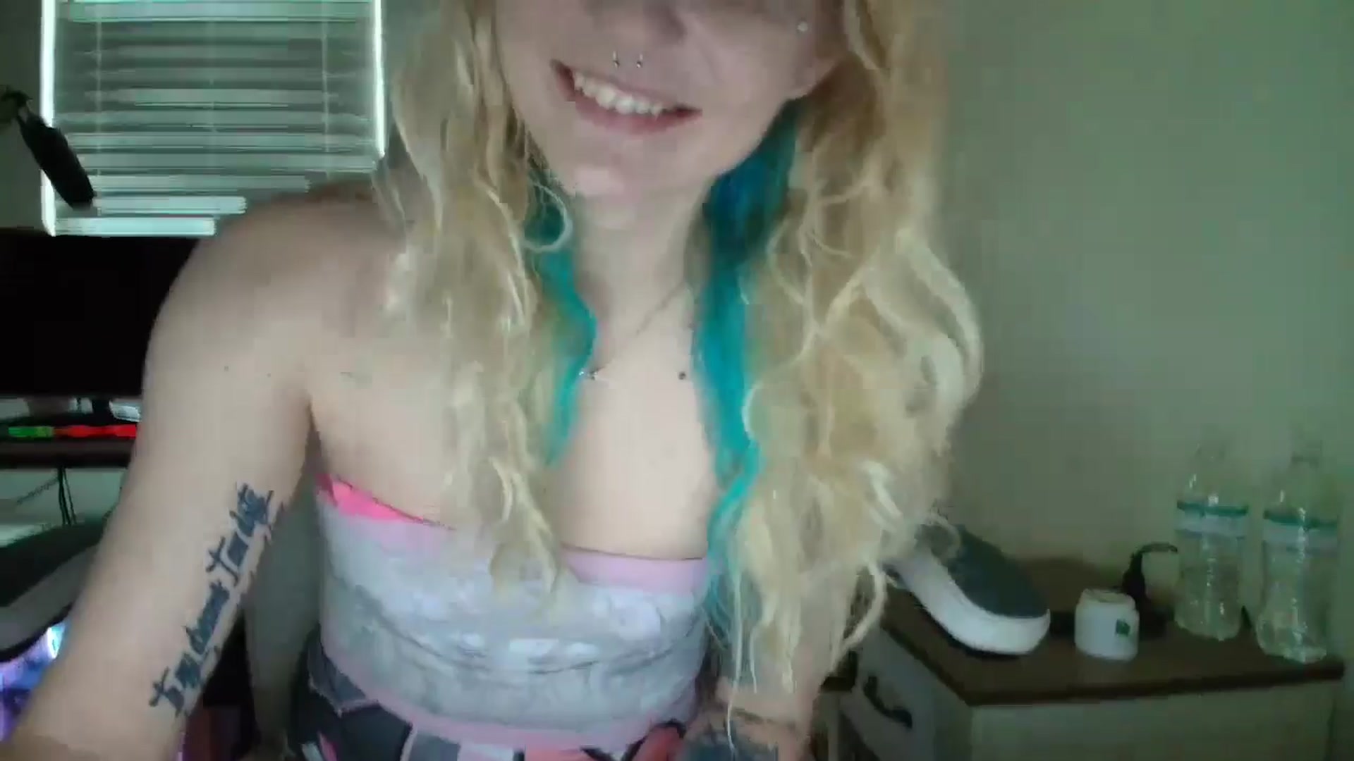 Gallery image thumbnail from DuckChan0's myfreecams stream on, 06/11/2025, 15:50 image 19 of 20