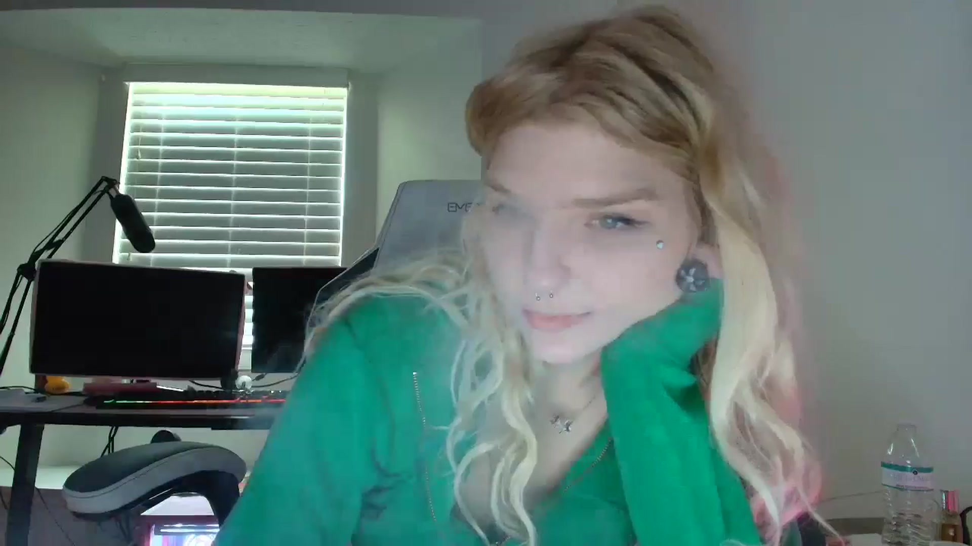 Gallery image thumbnail from DuckChan0's myfreecams stream on, 06/12/2025, 14:54 image 18 of 20