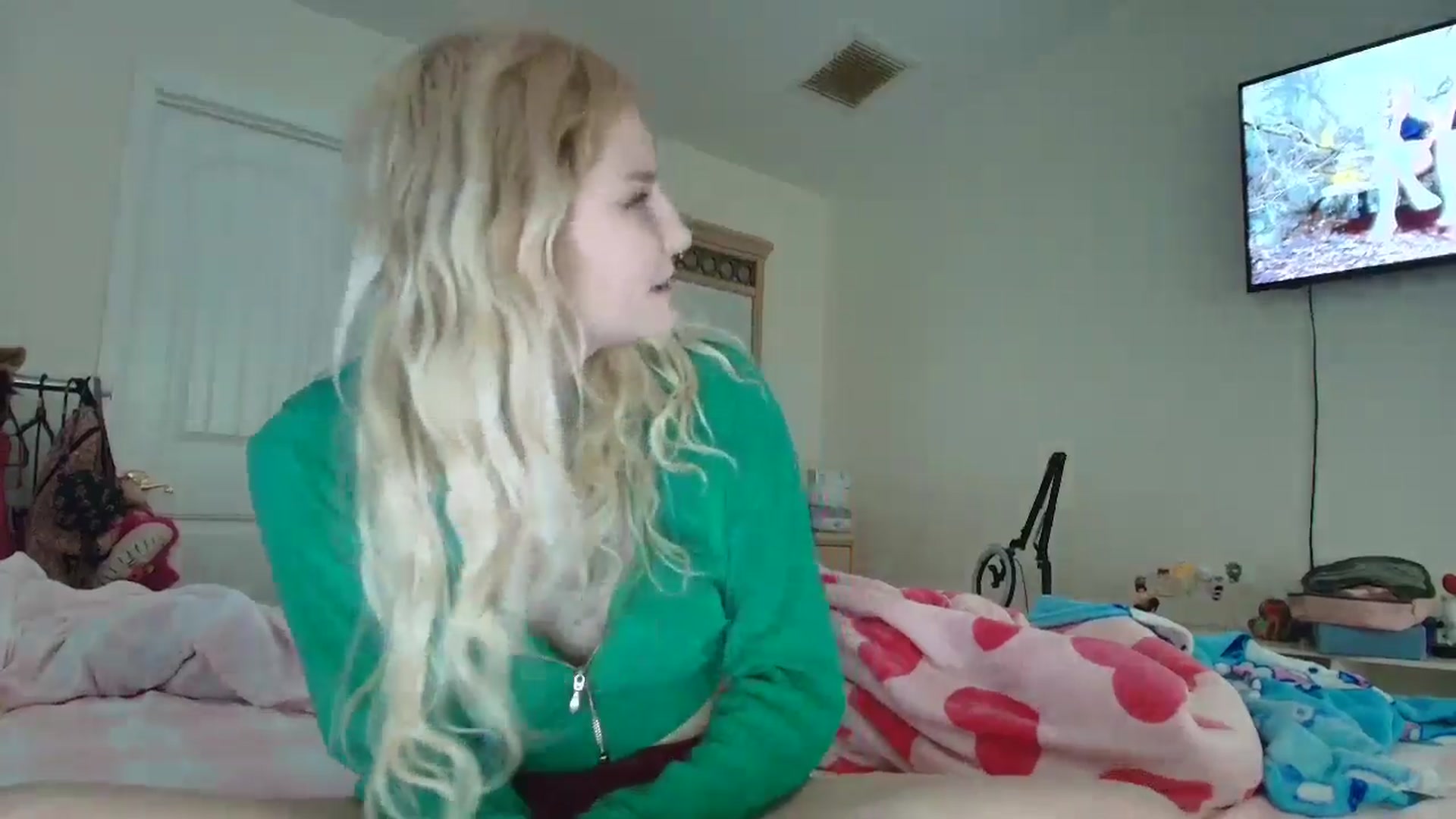 Gallery image thumbnail from DuckChan0's myfreecams stream on, 06/12/2025, 15:43 image 5 of 20