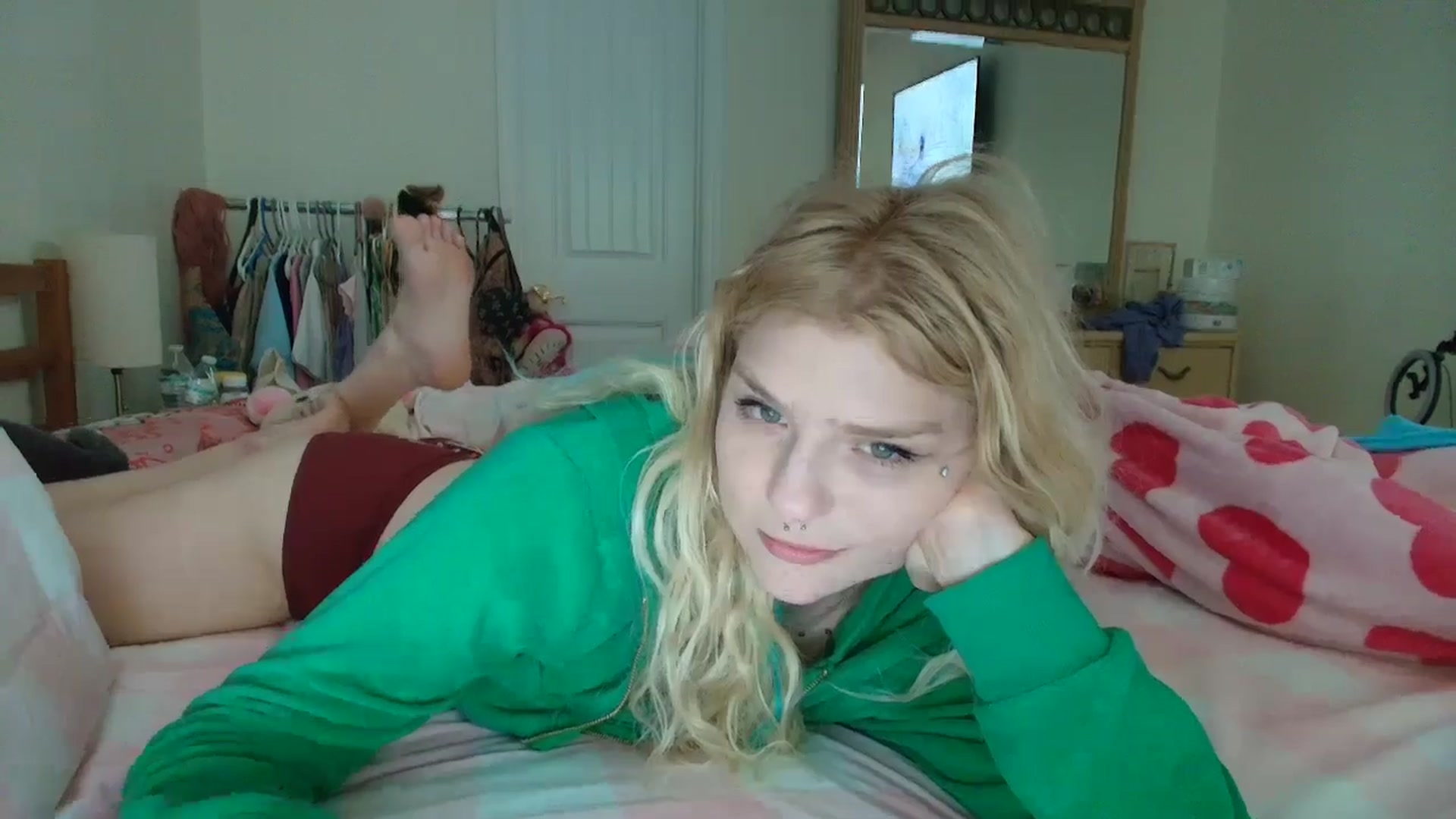 Gallery image thumbnail from DuckChan0's myfreecams stream on, 06/12/2025, 15:43 image 4 of 20