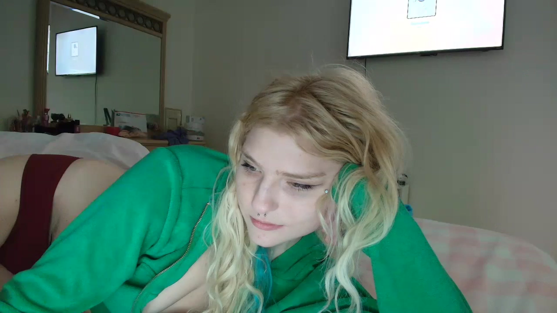 Gallery image thumbnail from DuckChan0's myfreecams stream on, 06/12/2025, 15:43 image 17 of 20