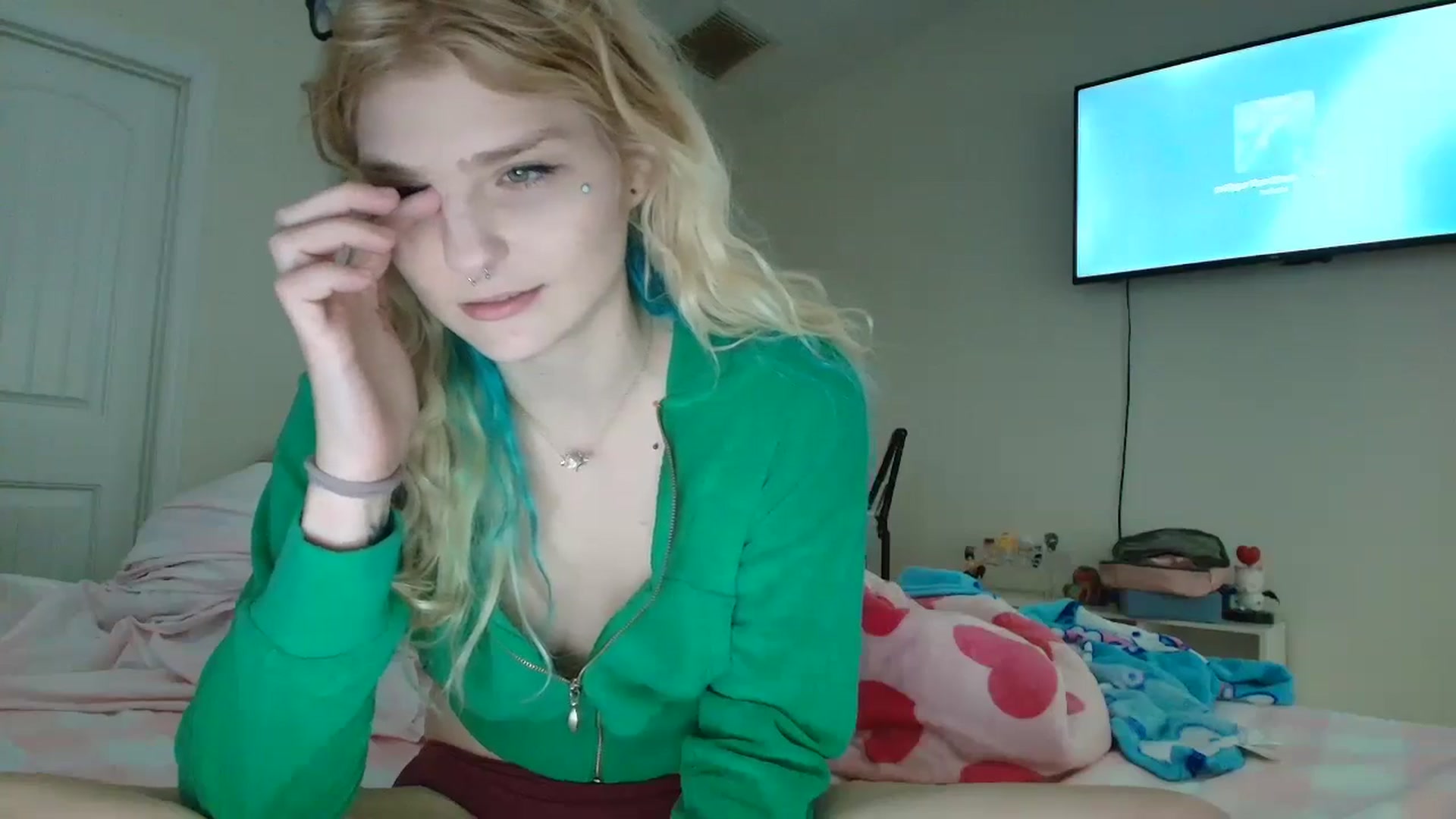Gallery image thumbnail from DuckChan0's myfreecams stream on, 06/12/2025, 15:43 image 10 of 20