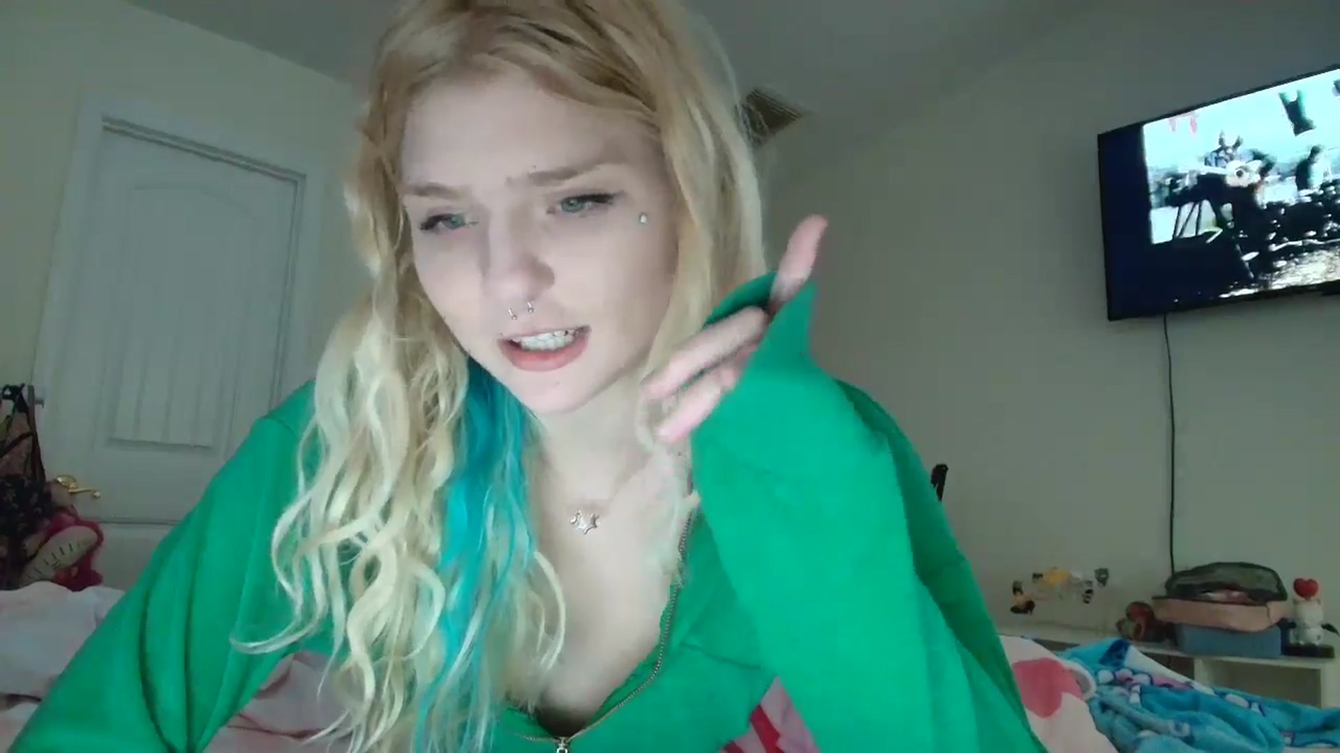 Gallery image thumbnail from DuckChan0's myfreecams stream on, 06/12/2025, 15:43 image 16 of 20