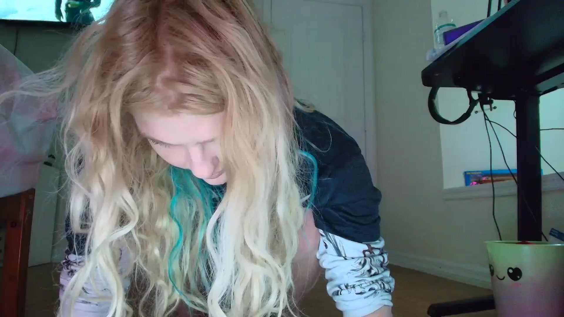 Gallery image thumbnail from DuckChan0's myfreecams stream on, 06/13/2025, 14:30 image 16 of 20