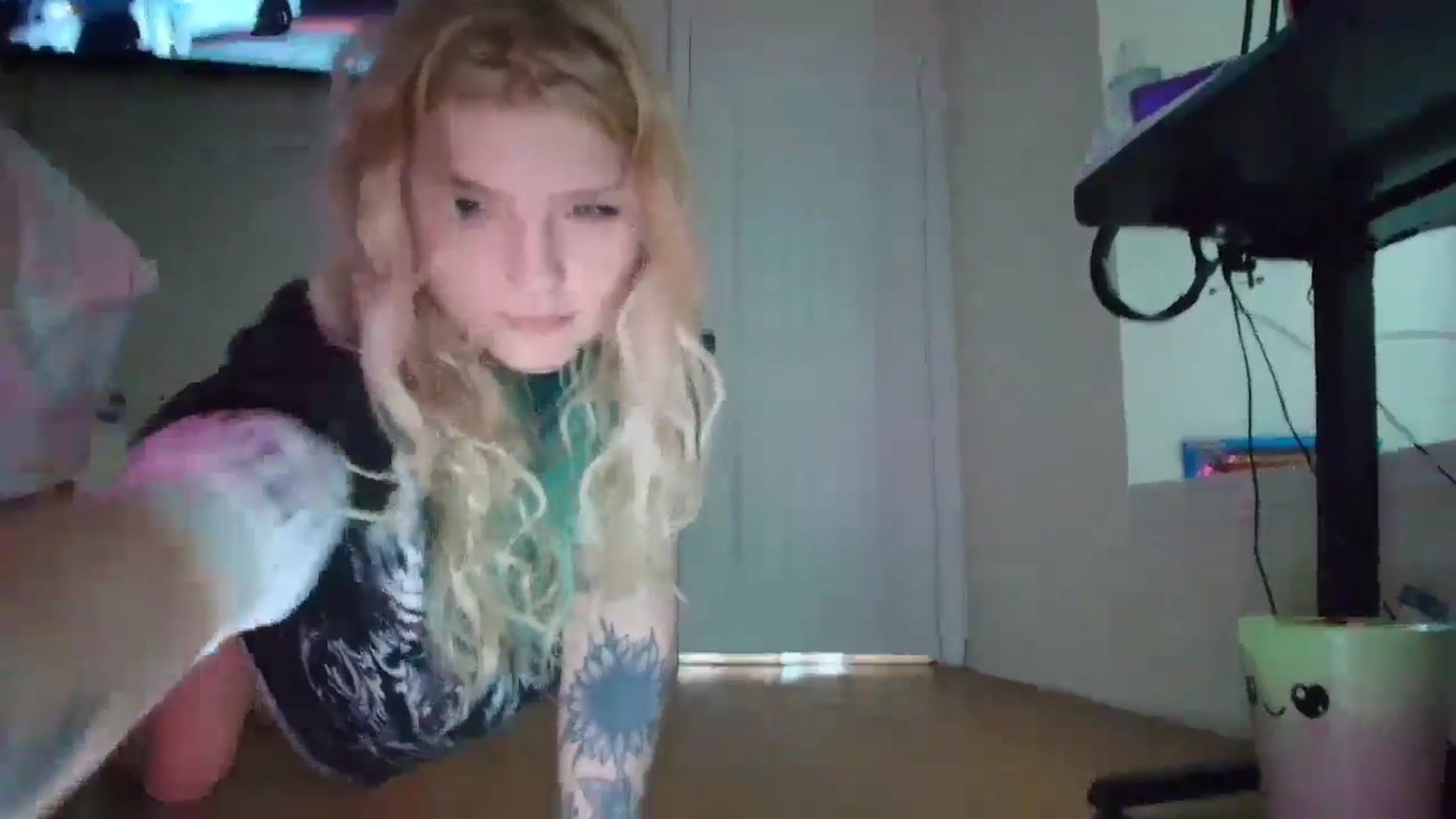 Gallery image thumbnail from DuckChan0's myfreecams stream on, 06/13/2025, 14:30 image 12 of 20
