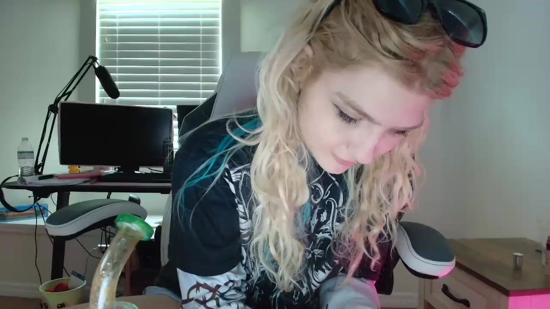 Gallery image thumbnail from DuckChan0's myfreecams stream on, 06/13/2025, 15:39 image 18 of 20