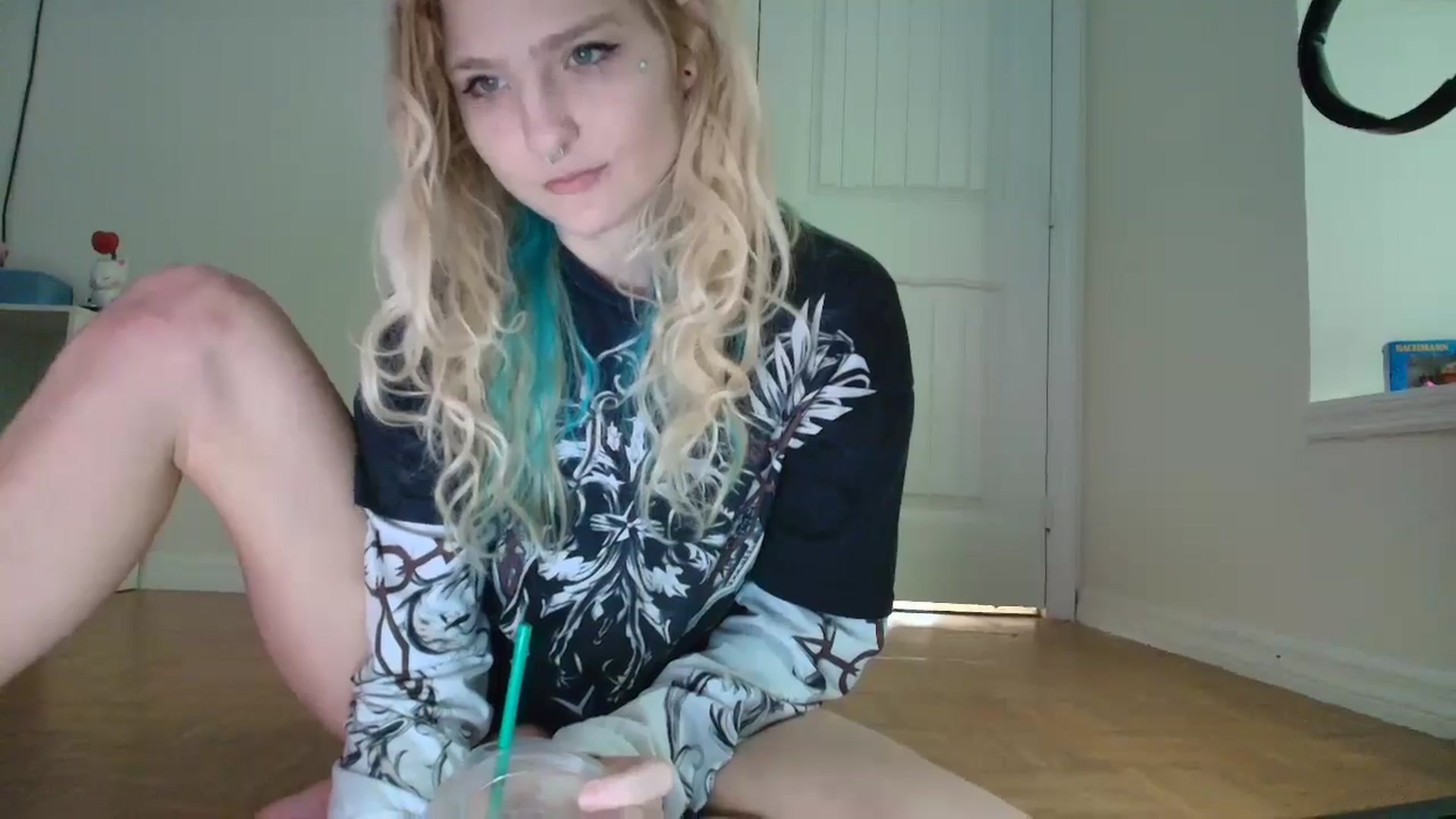 Gallery image thumbnail from DuckChan0's myfreecams stream on, 06/13/2025, 15:39 image 3 of 20