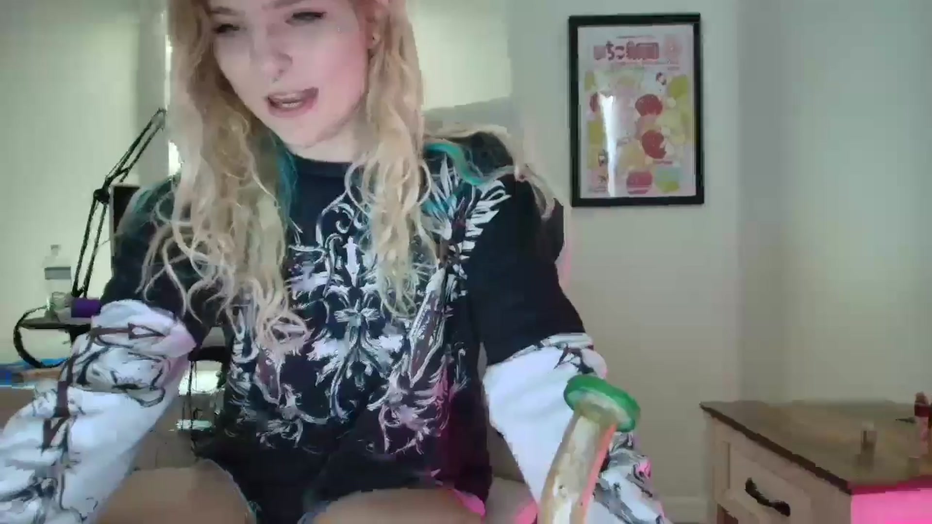Gallery image thumbnail from DuckChan0's myfreecams stream on, 06/13/2025, 15:39 image 7 of 20