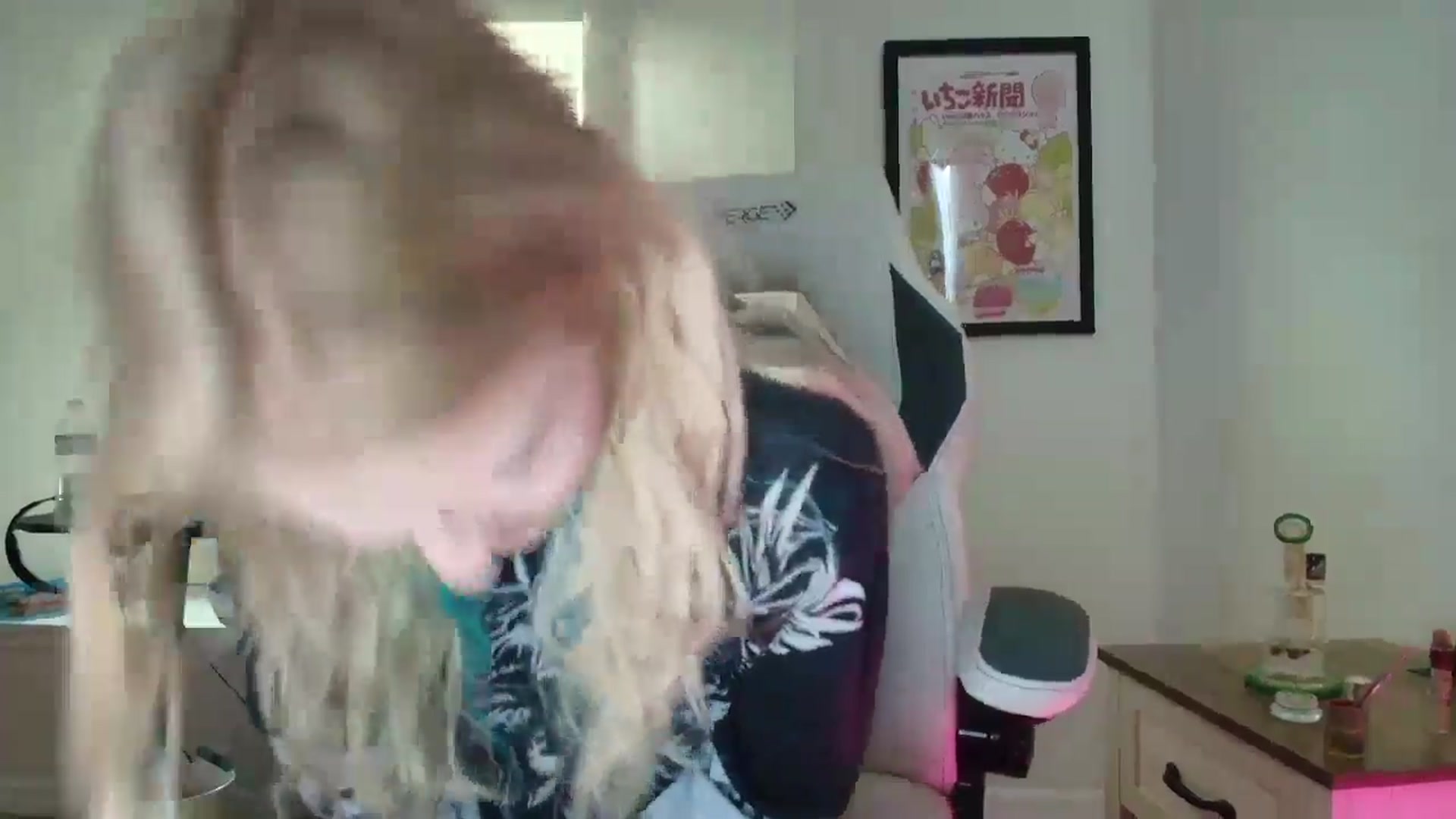 Gallery image thumbnail from DuckChan0's myfreecams stream on, 06/13/2025, 15:39 image 8 of 20