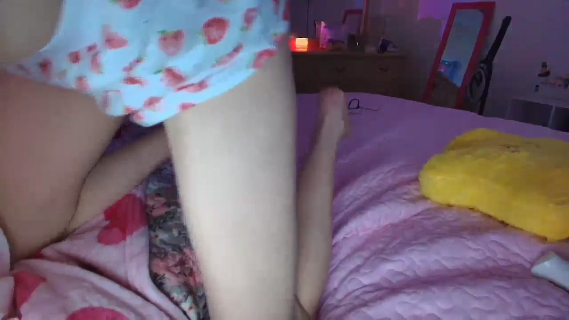 Gallery image thumbnail from DuckChan0's myfreecams stream on, 06/14/2025, 24:03 image 18 of 20