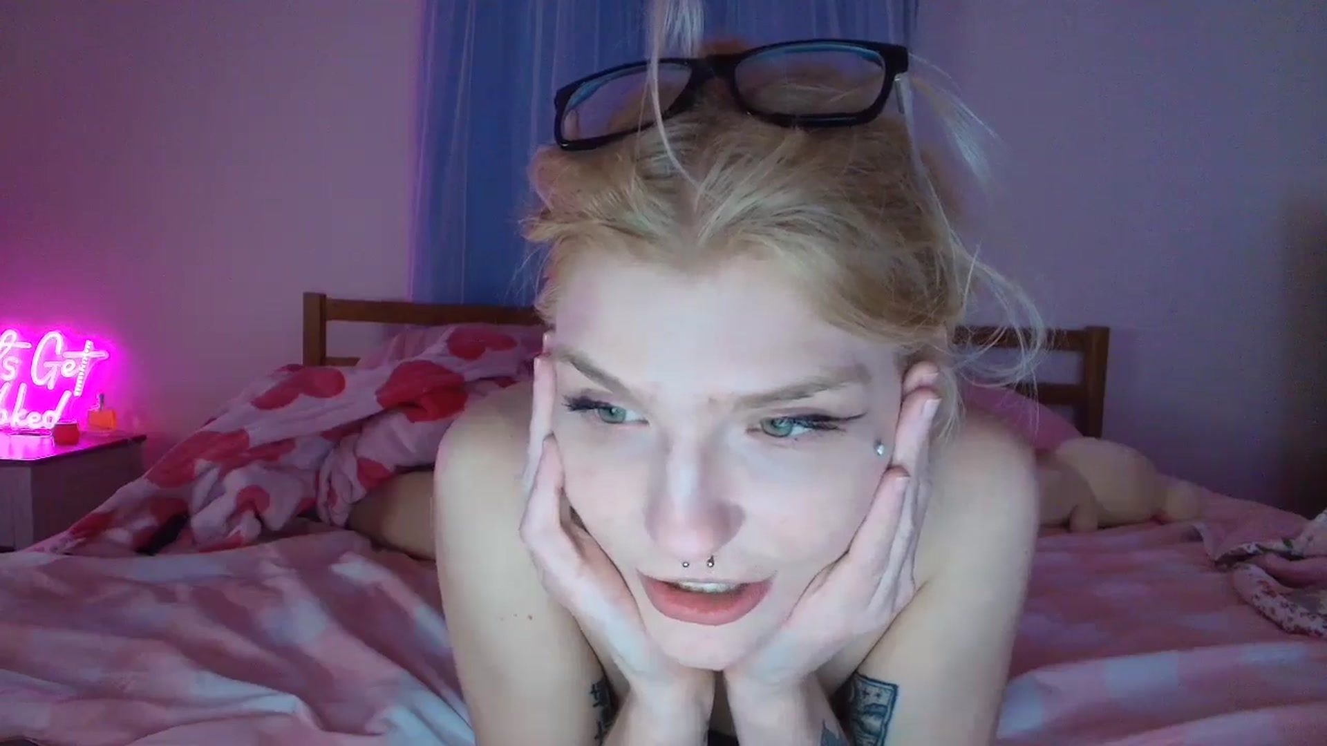 Gallery image thumbnail from DuckChan0's myfreecams stream on, 06/15/2025, 02:29 image 20 of 20