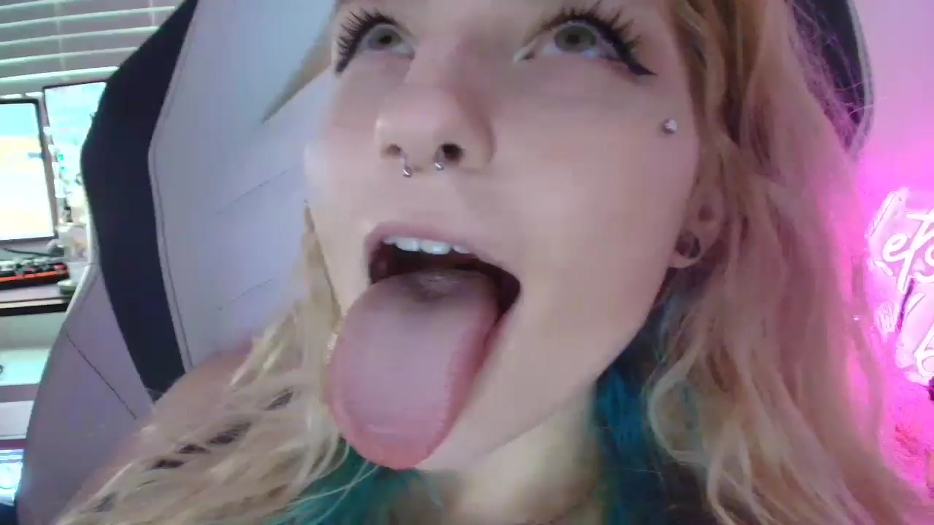 Gallery image thumbnail from DuckChan0's myfreecams stream on, 06/17/2025, 15:42 image 1 of 20