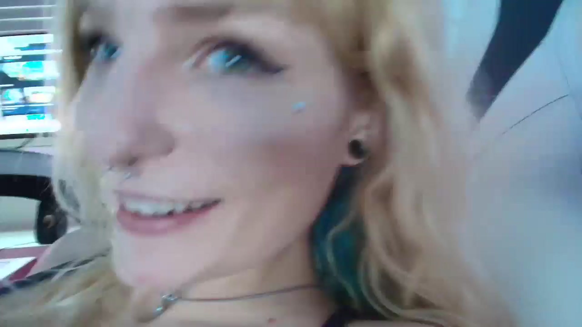 Gallery image thumbnail from DuckChan0's myfreecams stream on, 06/17/2025, 16:44 image 11 of 20