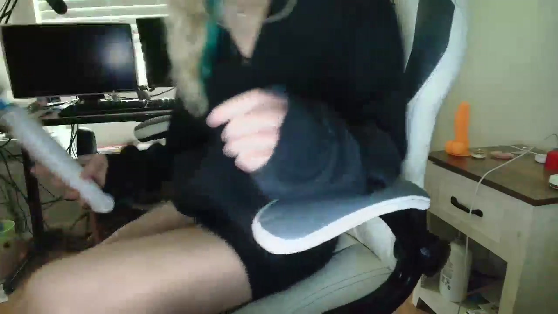 Gallery image thumbnail from DuckChan0's myfreecams stream on, 06/18/2025, 13:52 image 10 of 20