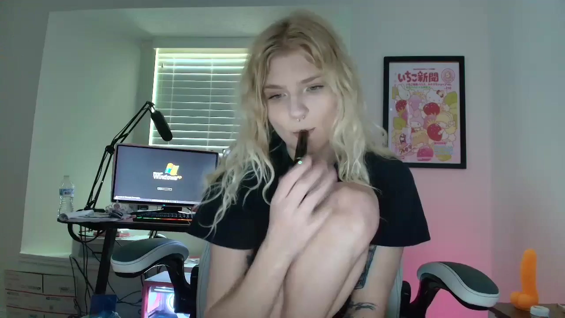 Gallery image thumbnail from DuckChan0's myfreecams stream on, 06/19/2025, 14:57 image 19 of 20