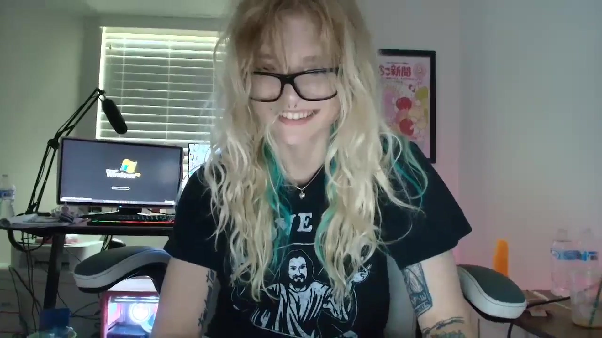 Gallery image thumbnail from DuckChan0's myfreecams stream on, 06/19/2025, 16:39 image 6 of 20