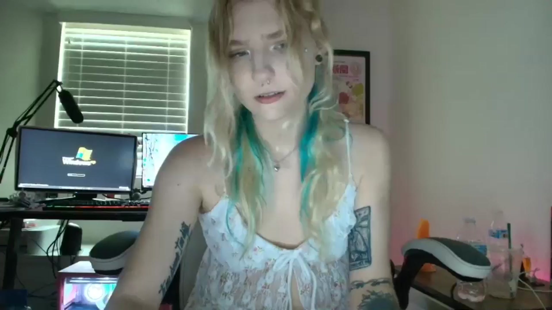 Gallery image thumbnail from DuckChan0's myfreecams stream on, 06/19/2025, 17:02 image 1 of 20