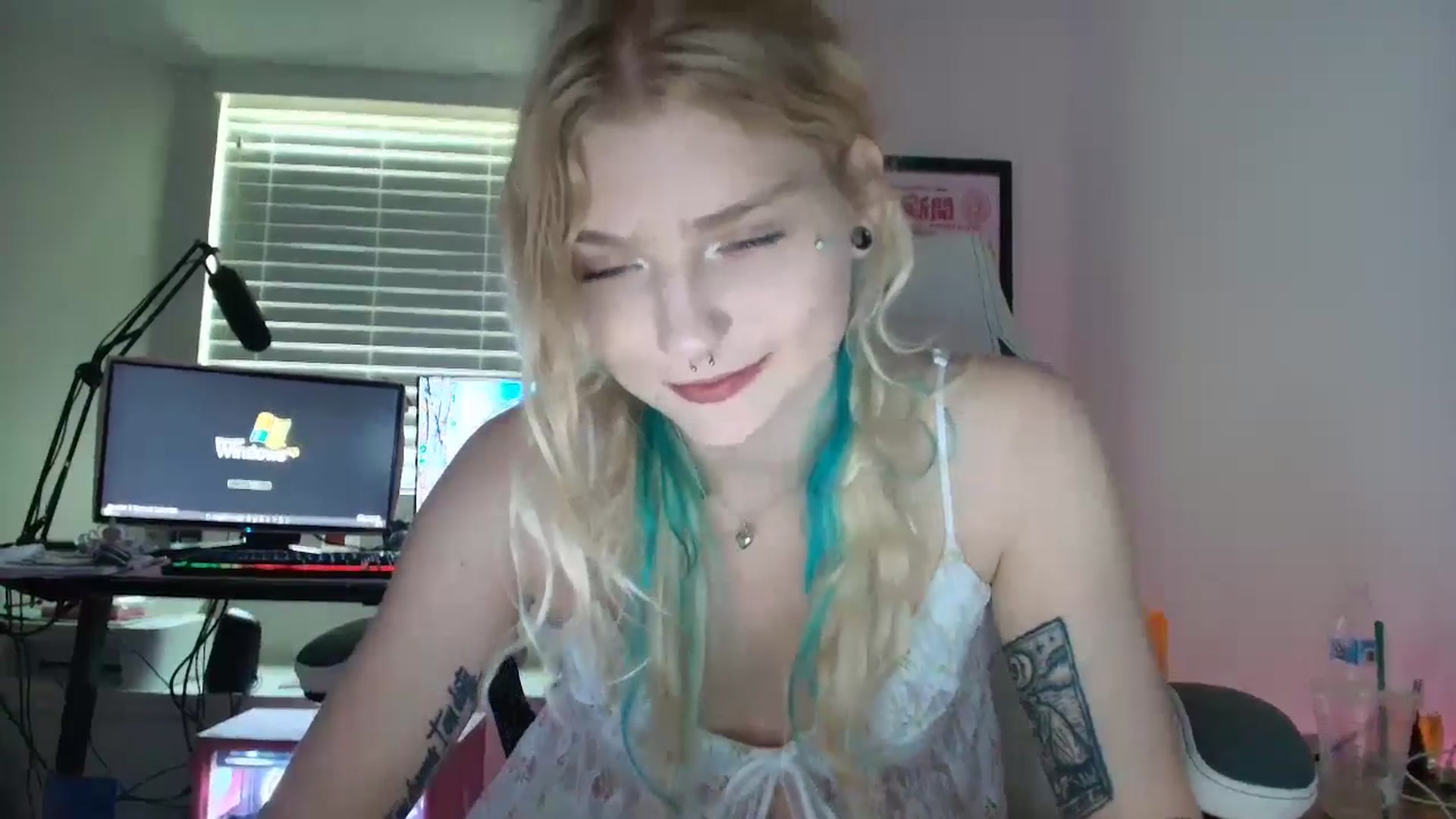 Gallery image thumbnail from DuckChan0's myfreecams stream on, 06/19/2025, 17:02 image 5 of 20