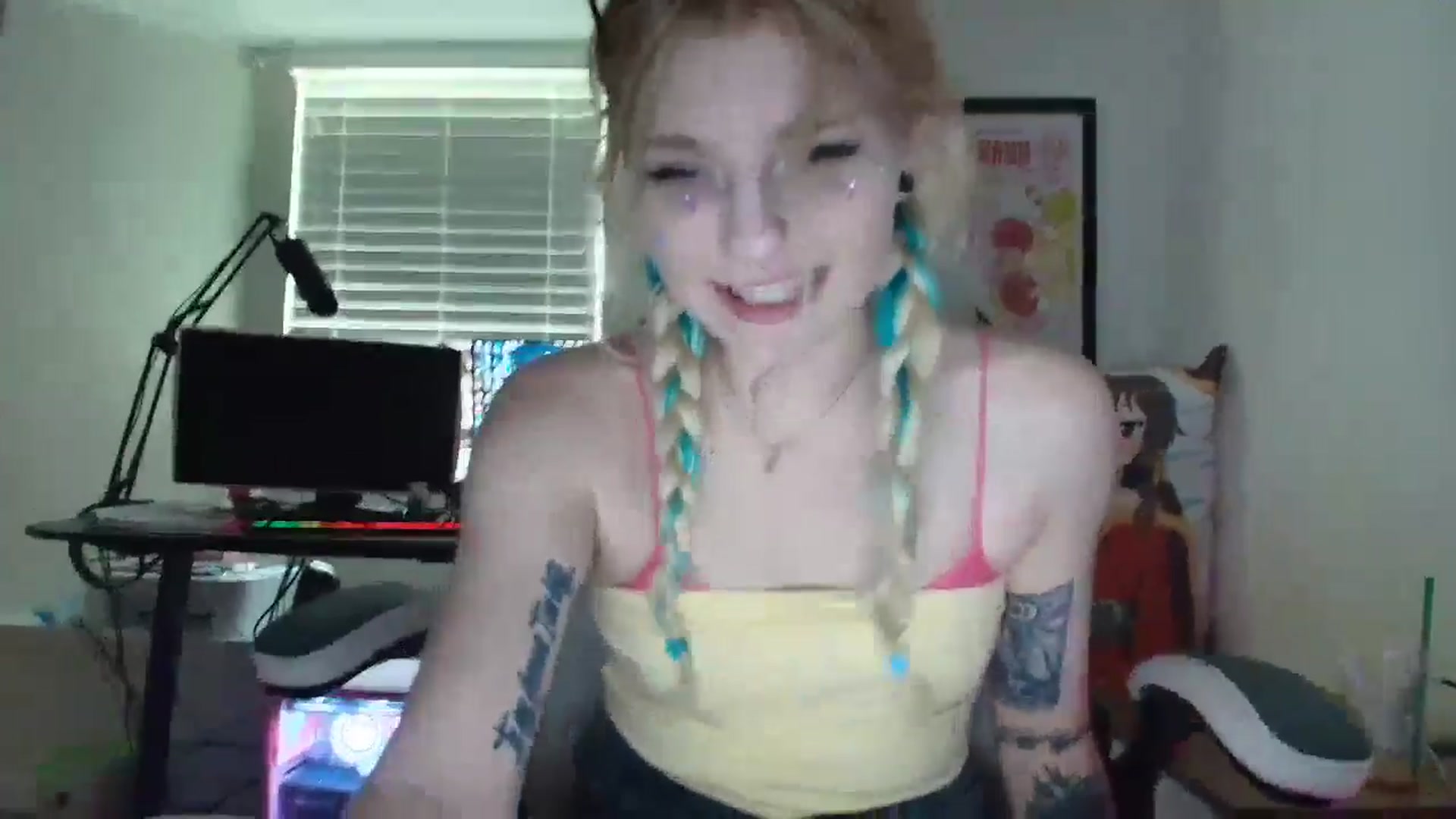 Gallery image thumbnail from DuckChan0's myfreecams stream on, 06/22/2025, 17:21 image 11 of 20