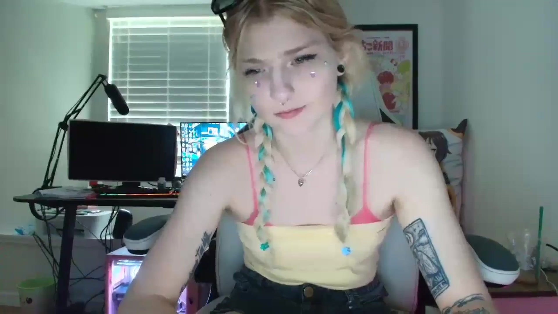 Gallery image thumbnail from DuckChan0's myfreecams stream on, 06/22/2025, 17:21 image 19 of 20